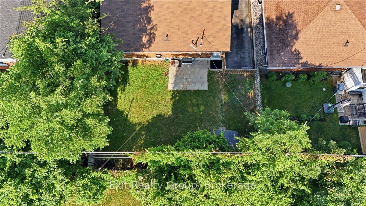 33 First Avenue Property Photo 39