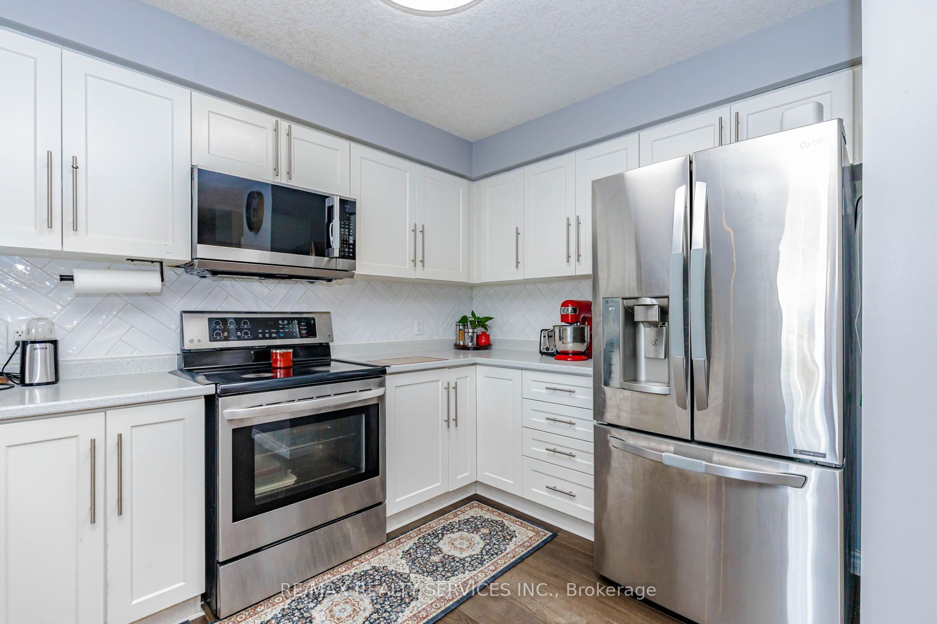 1561 Dunkirk Avenue Property Photo 8