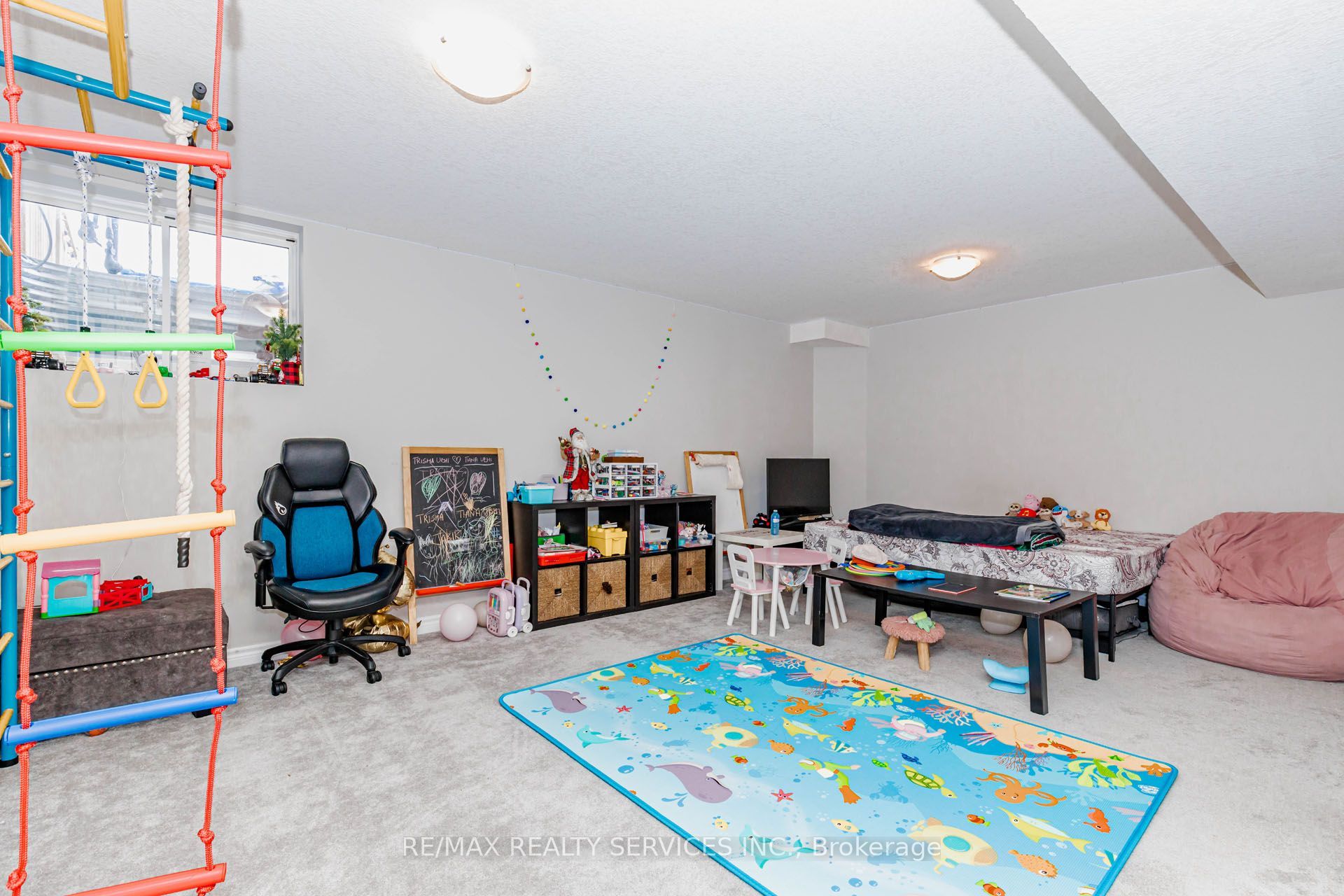 1561 Dunkirk Avenue Property Photo 37
