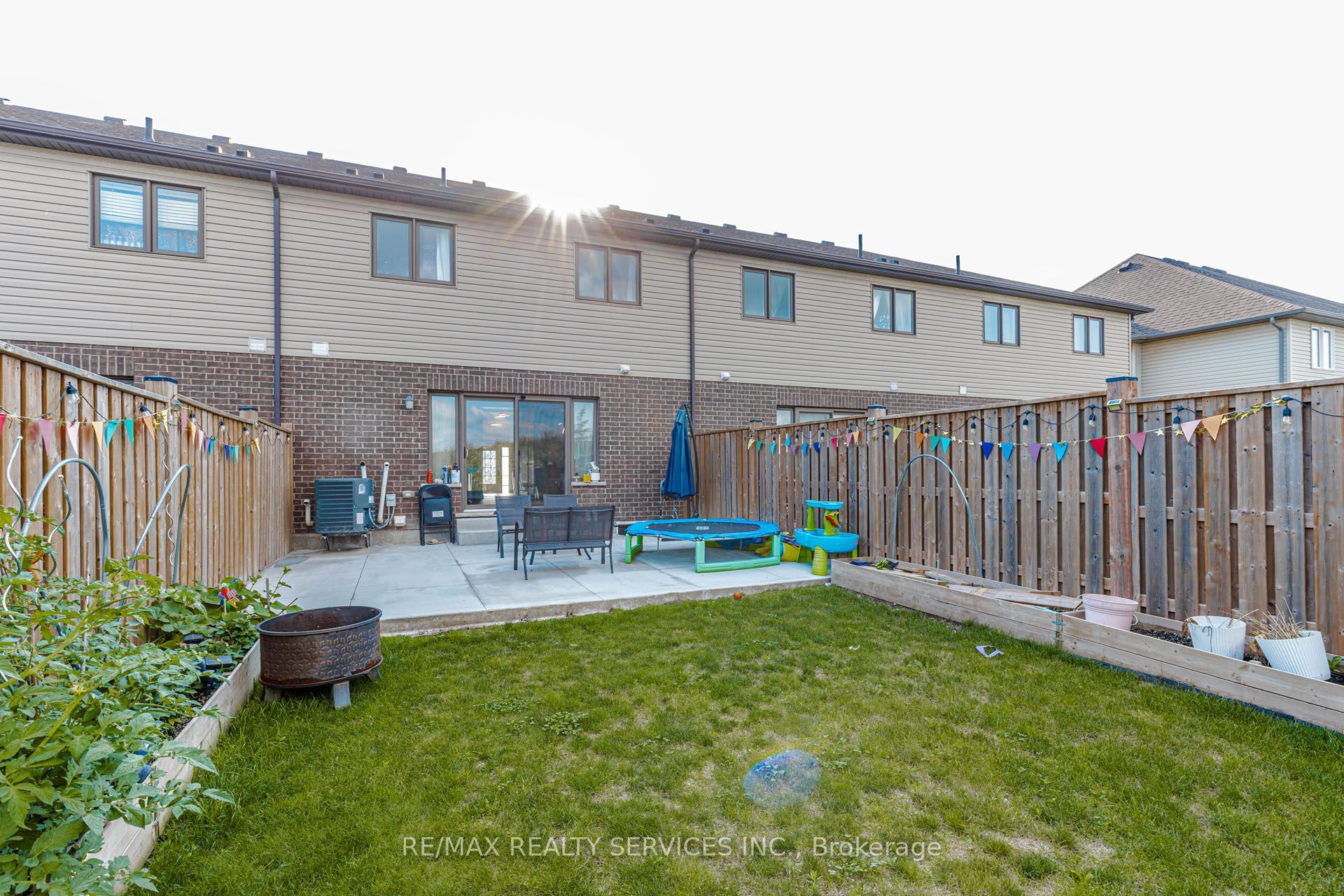 1561 Dunkirk Avenue Property Photo 46