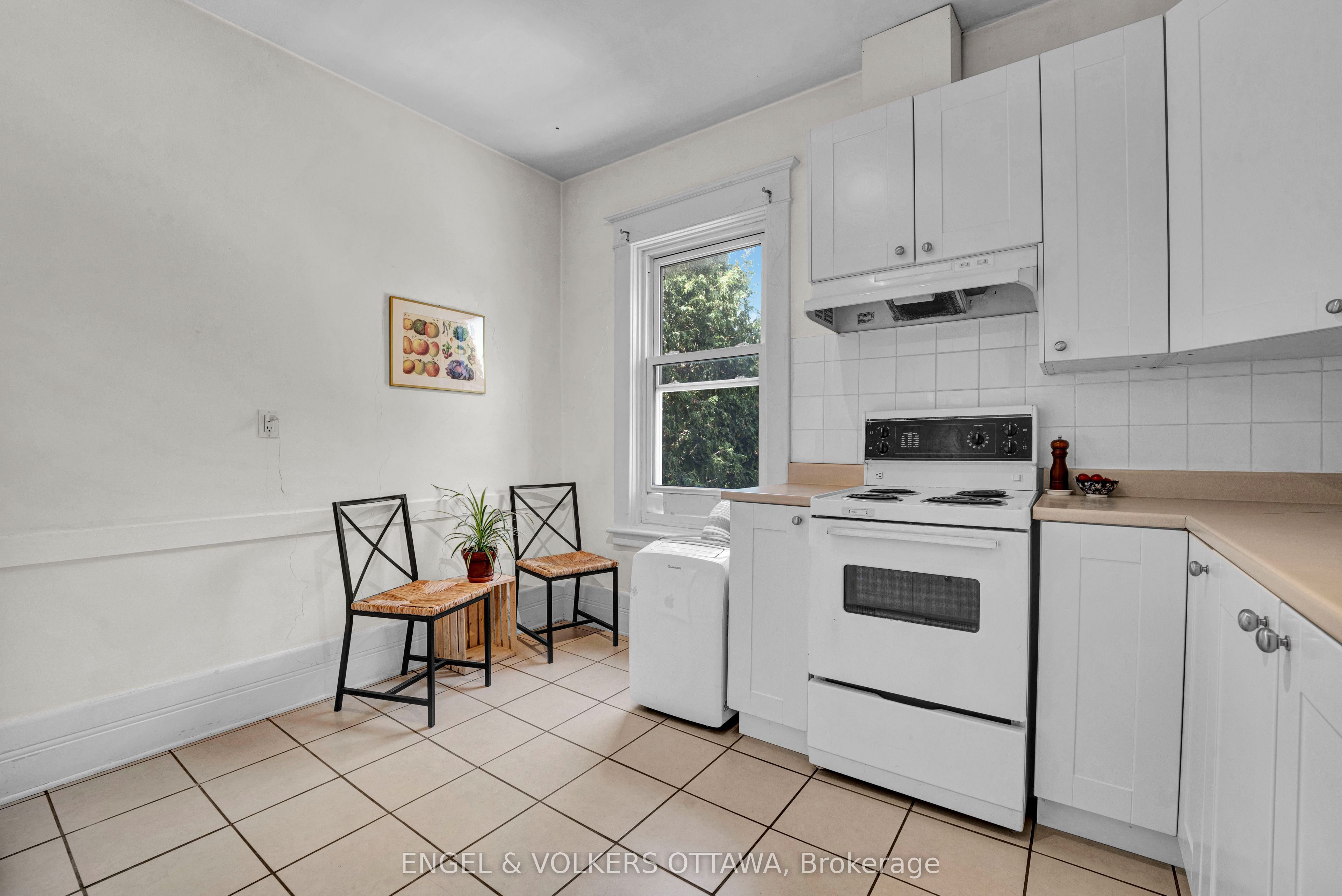 172 Ivy Crescent 2 Property Photo 6