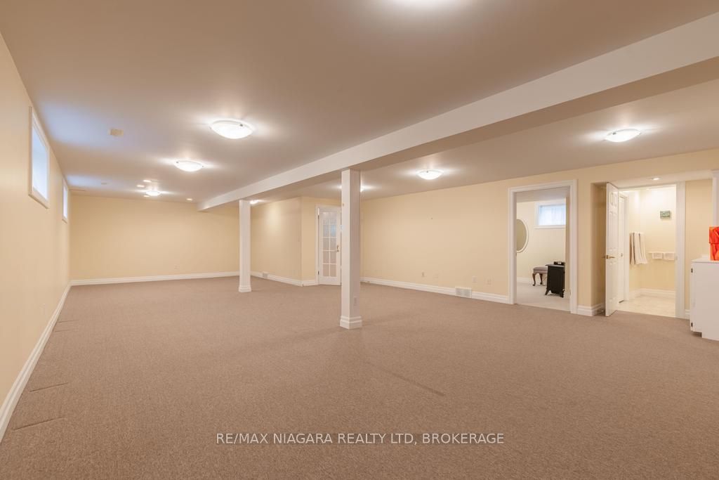 18 James Street Property Photo 23