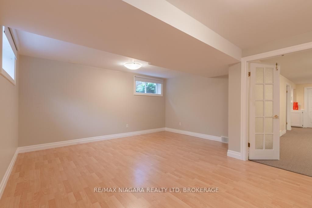 18 James Street Property Photo 26