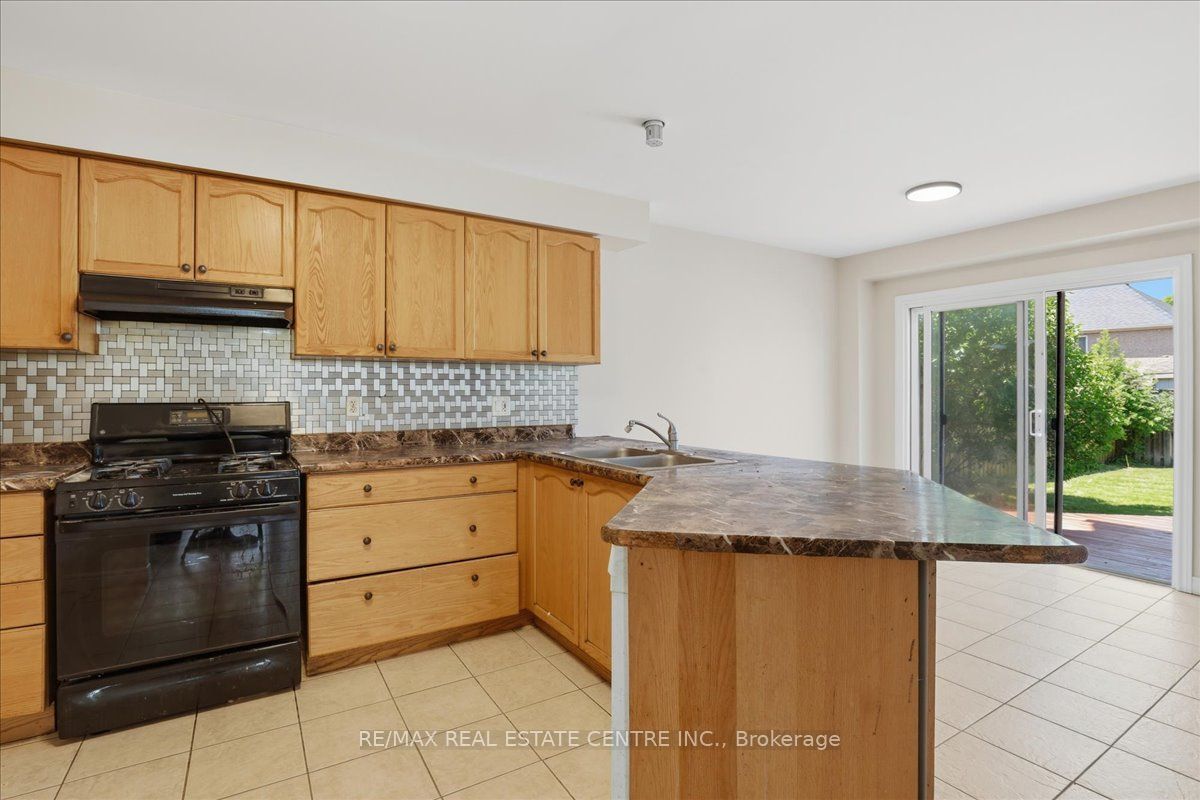 43 Decaro Crescent Property Photo 4