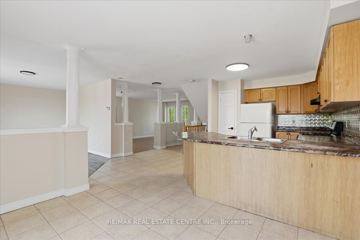 43 Decaro Crescent Property Photo 5