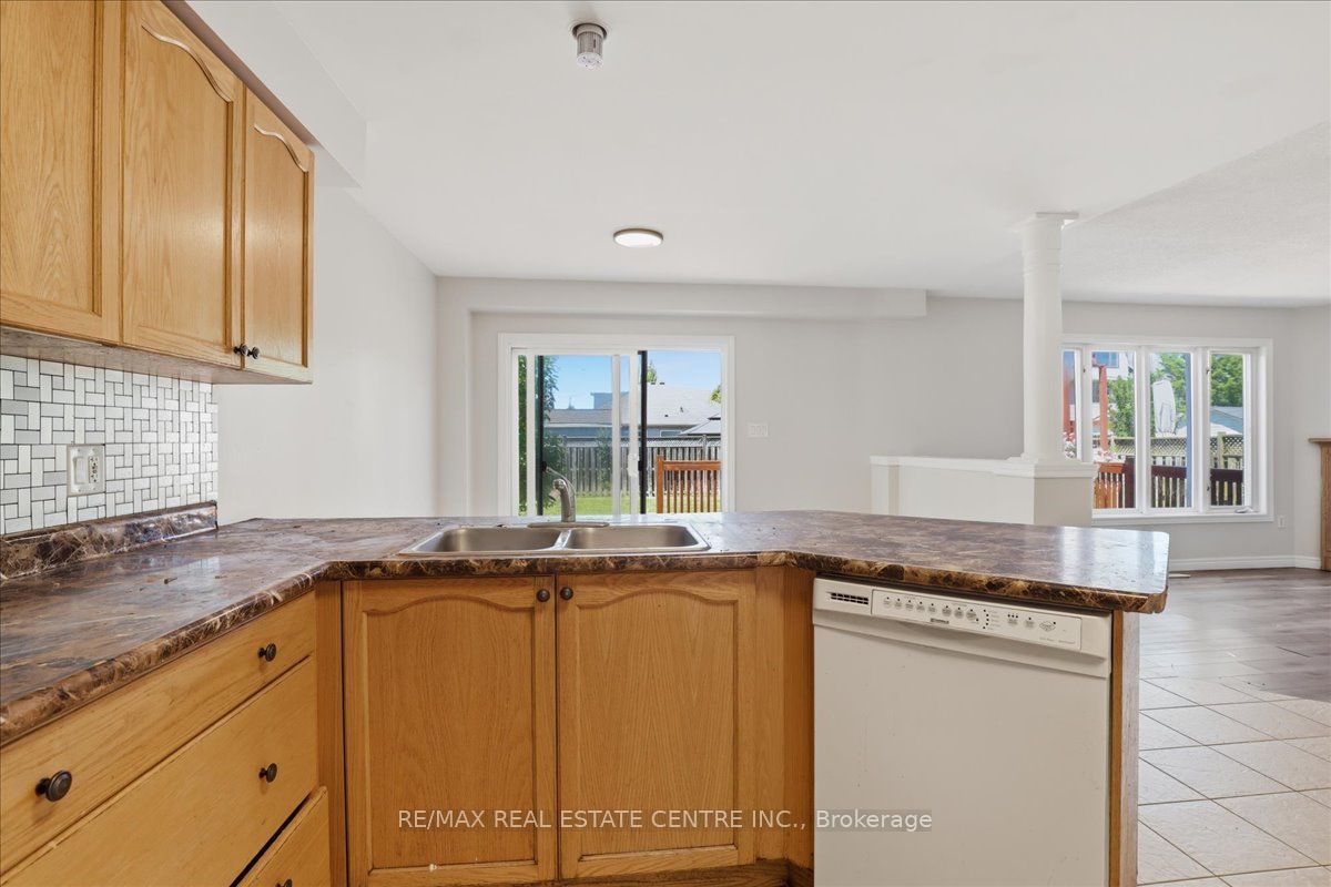 43 Decaro Crescent Property Photo 6