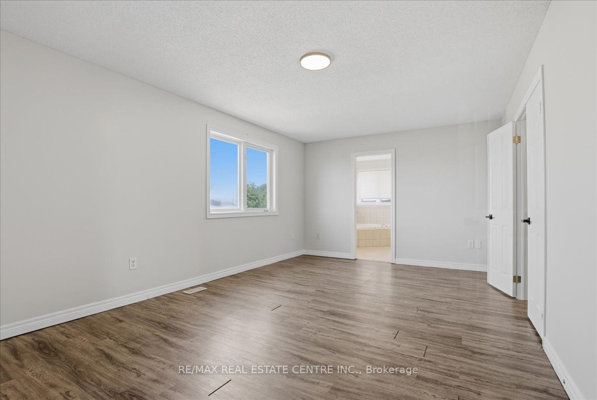 43 Decaro Crescent Property Photo 23