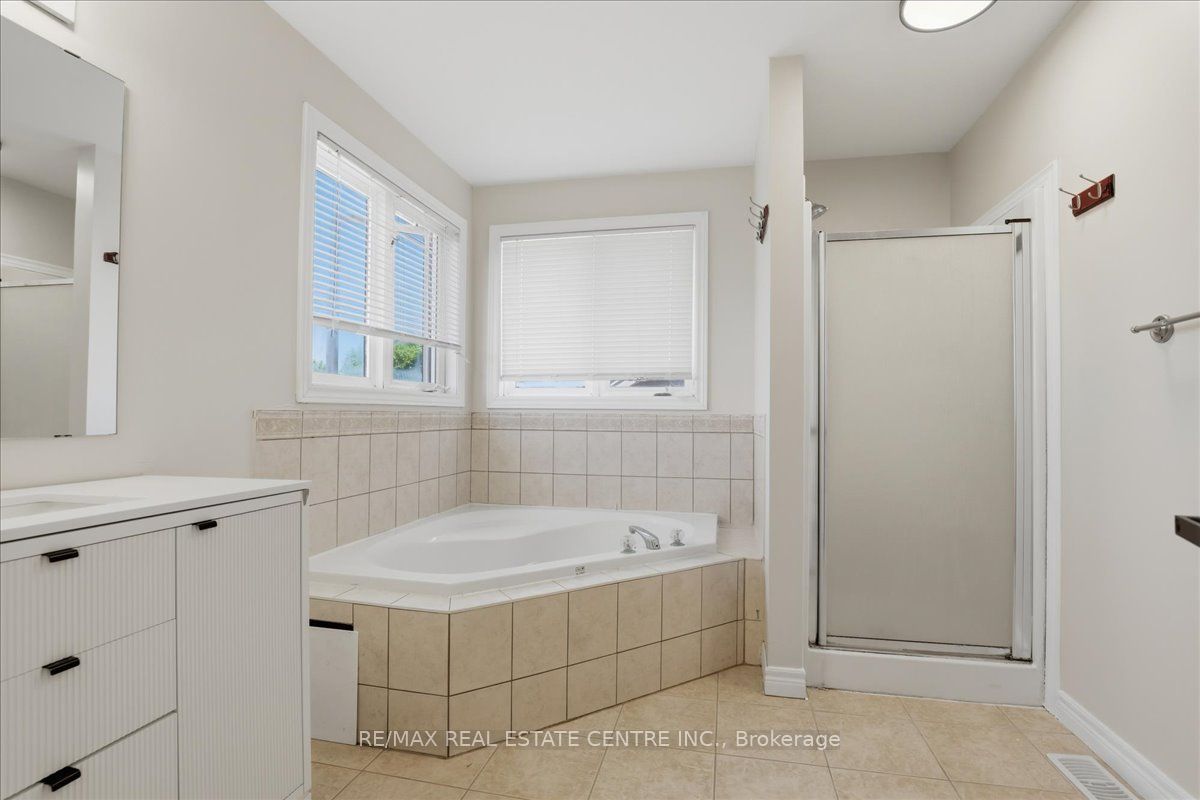 43 Decaro Crescent Property Photo 24