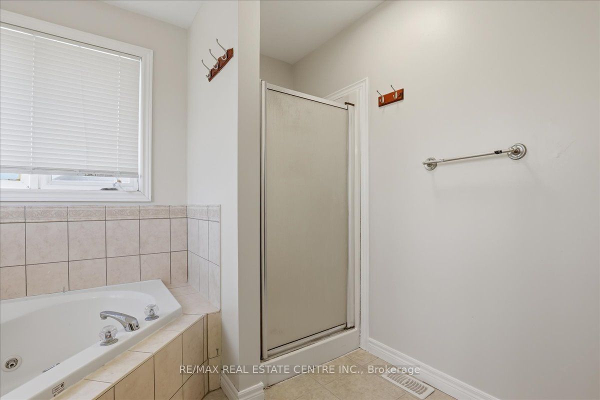 43 Decaro Crescent Property Photo 25