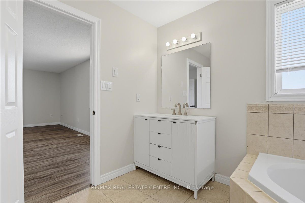 43 Decaro Crescent Property Photo 26