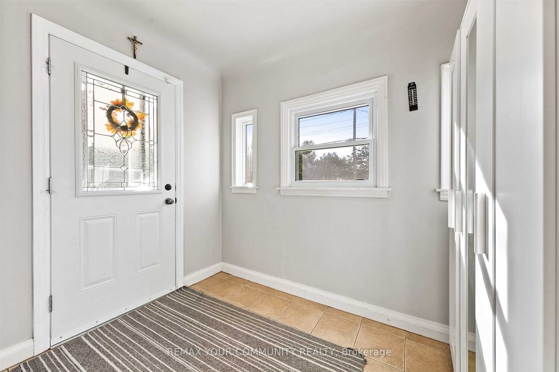 4276 Howard Avenue Property Photo 6