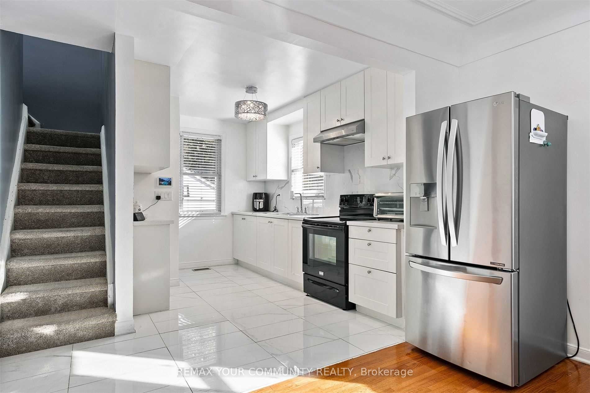 4276 Howard Avenue Property Photo 12