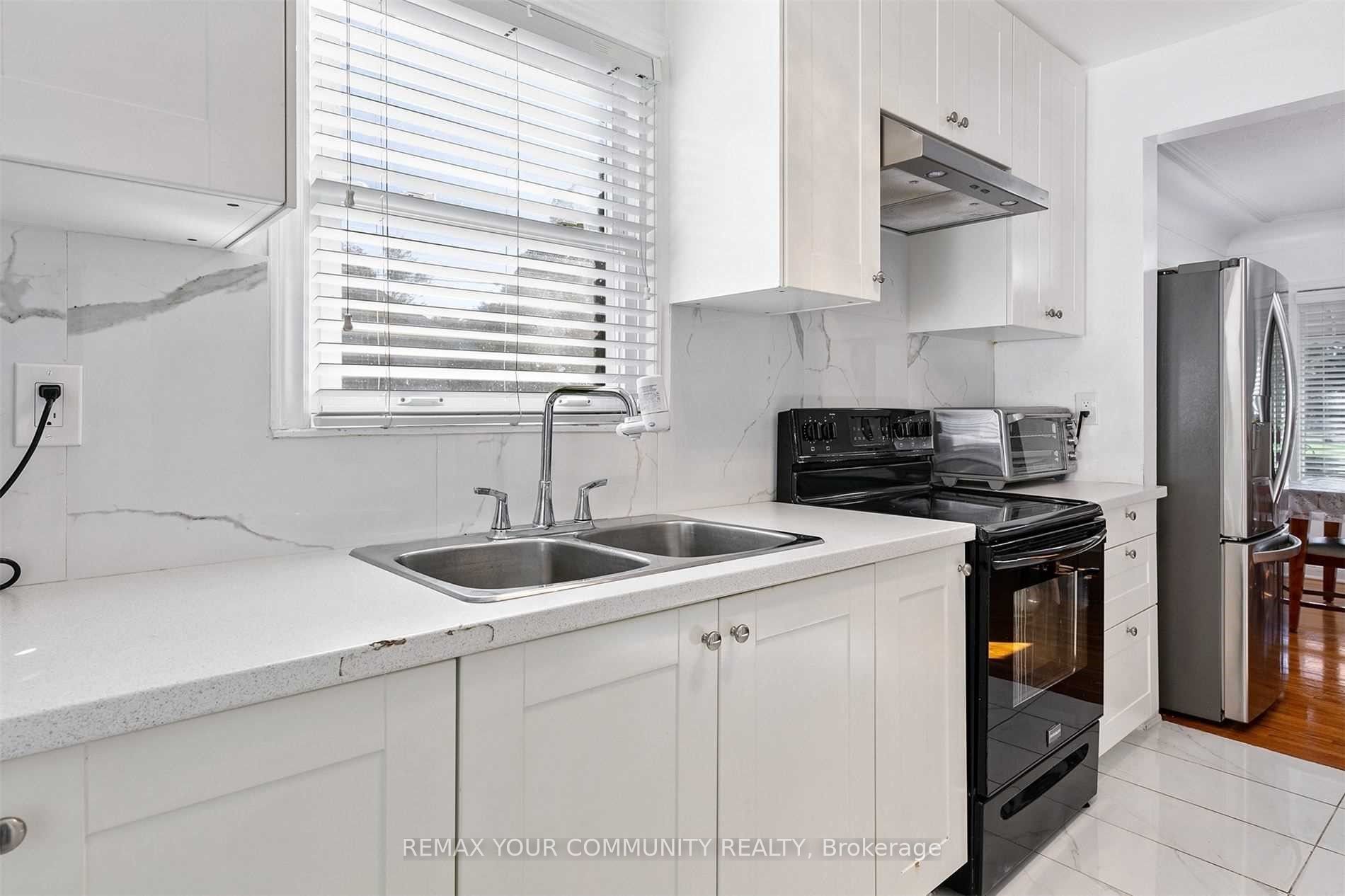 4276 Howard Avenue Property Photo 14
