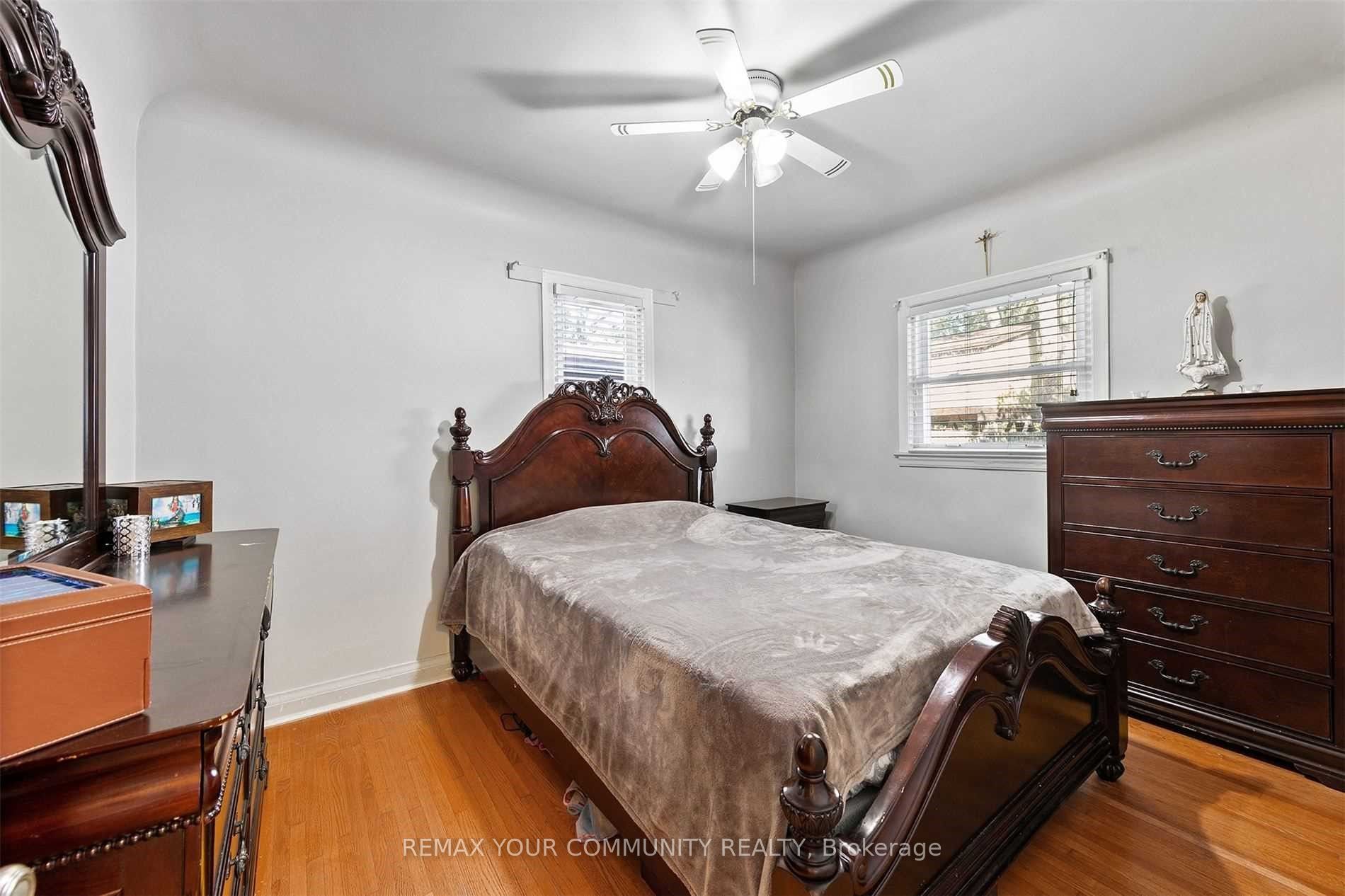 4276 Howard Avenue Property Photo 15