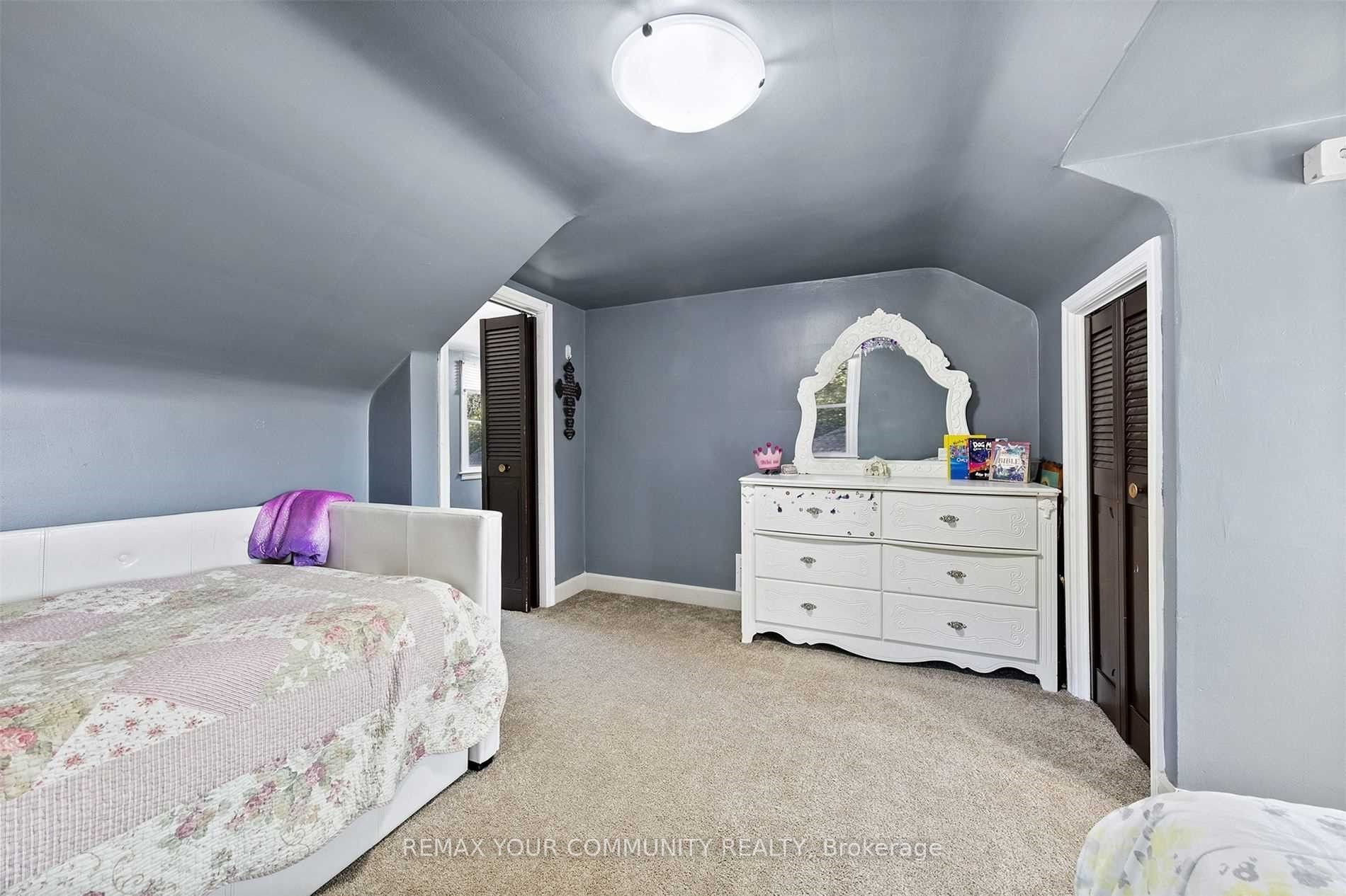 4276 Howard Avenue Property Photo 20