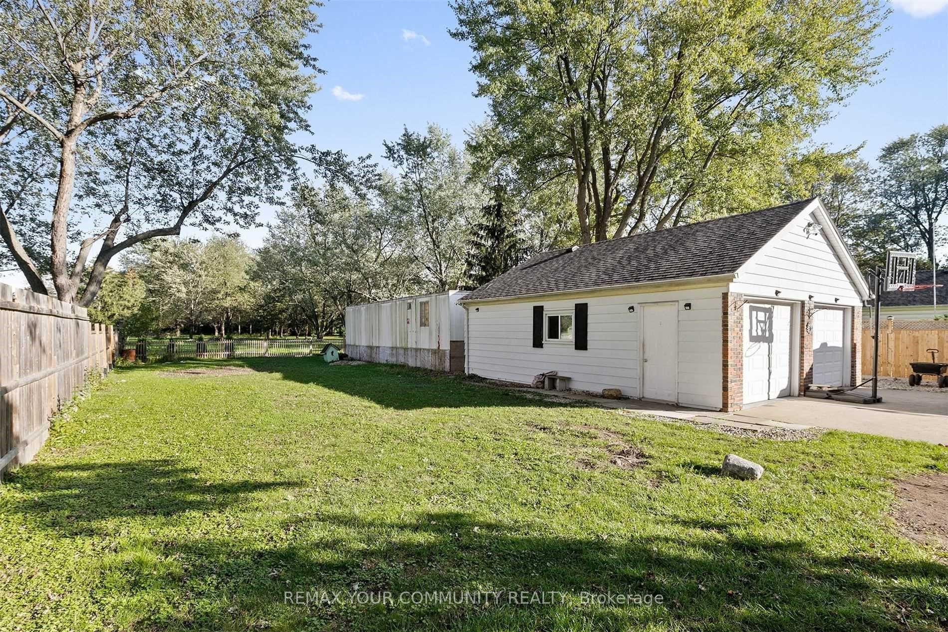 4276 Howard Avenue Property Photo 26