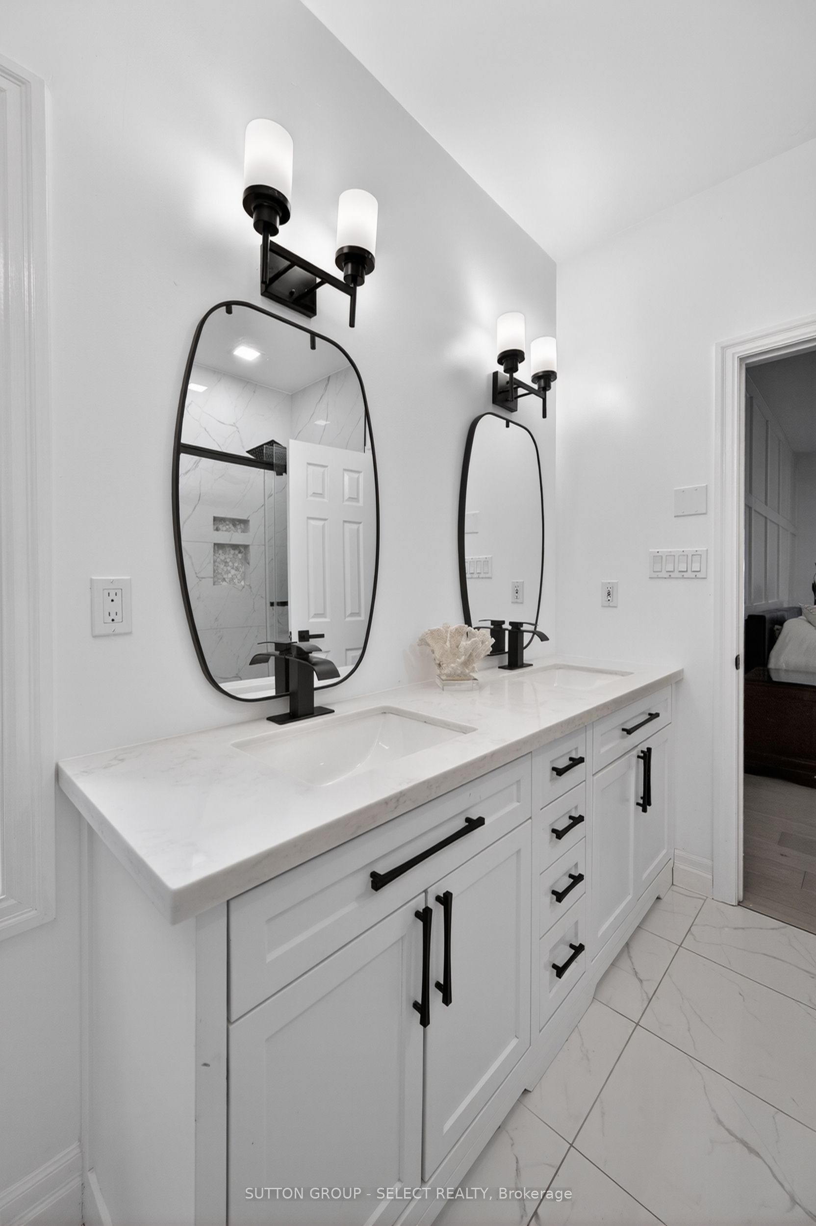 135 Plane Tree Drive Property Photo 28