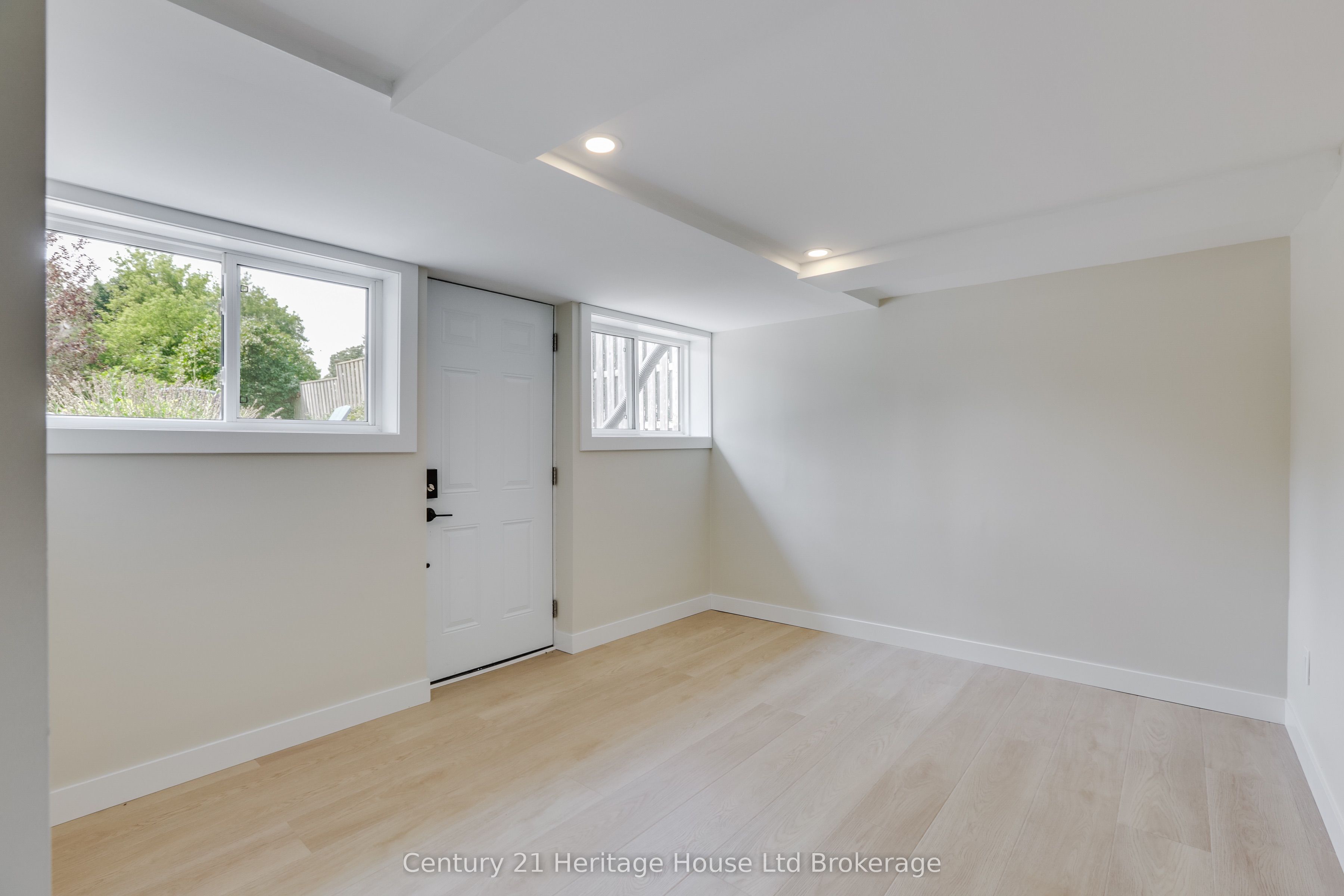 98 Maud Street Property Photo 37