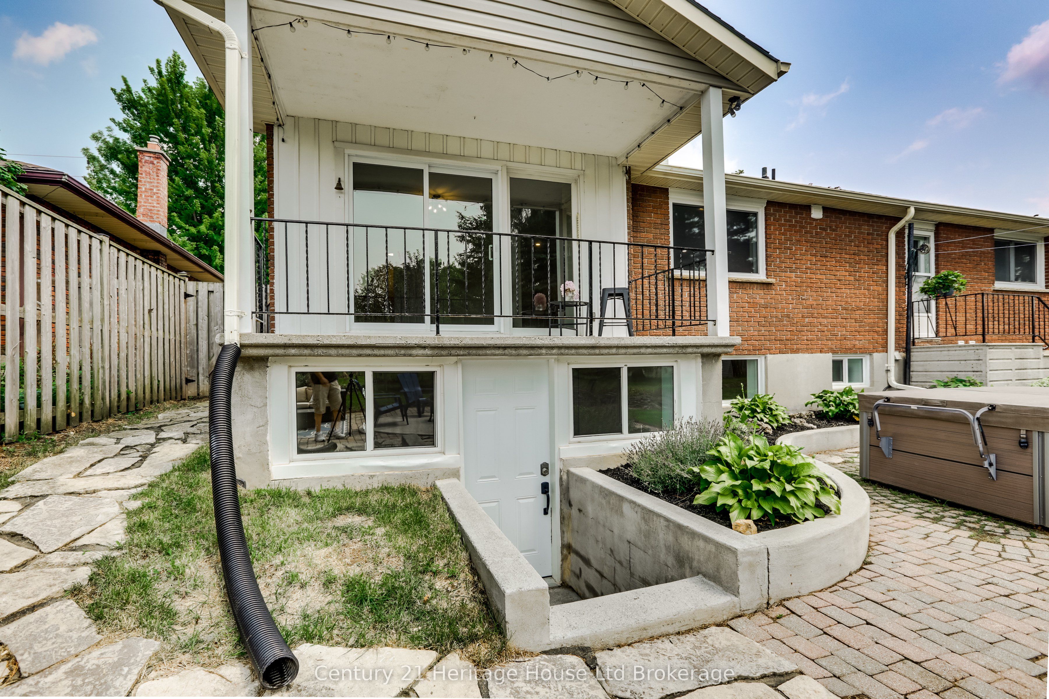 98 Maud Street Property Photo 45