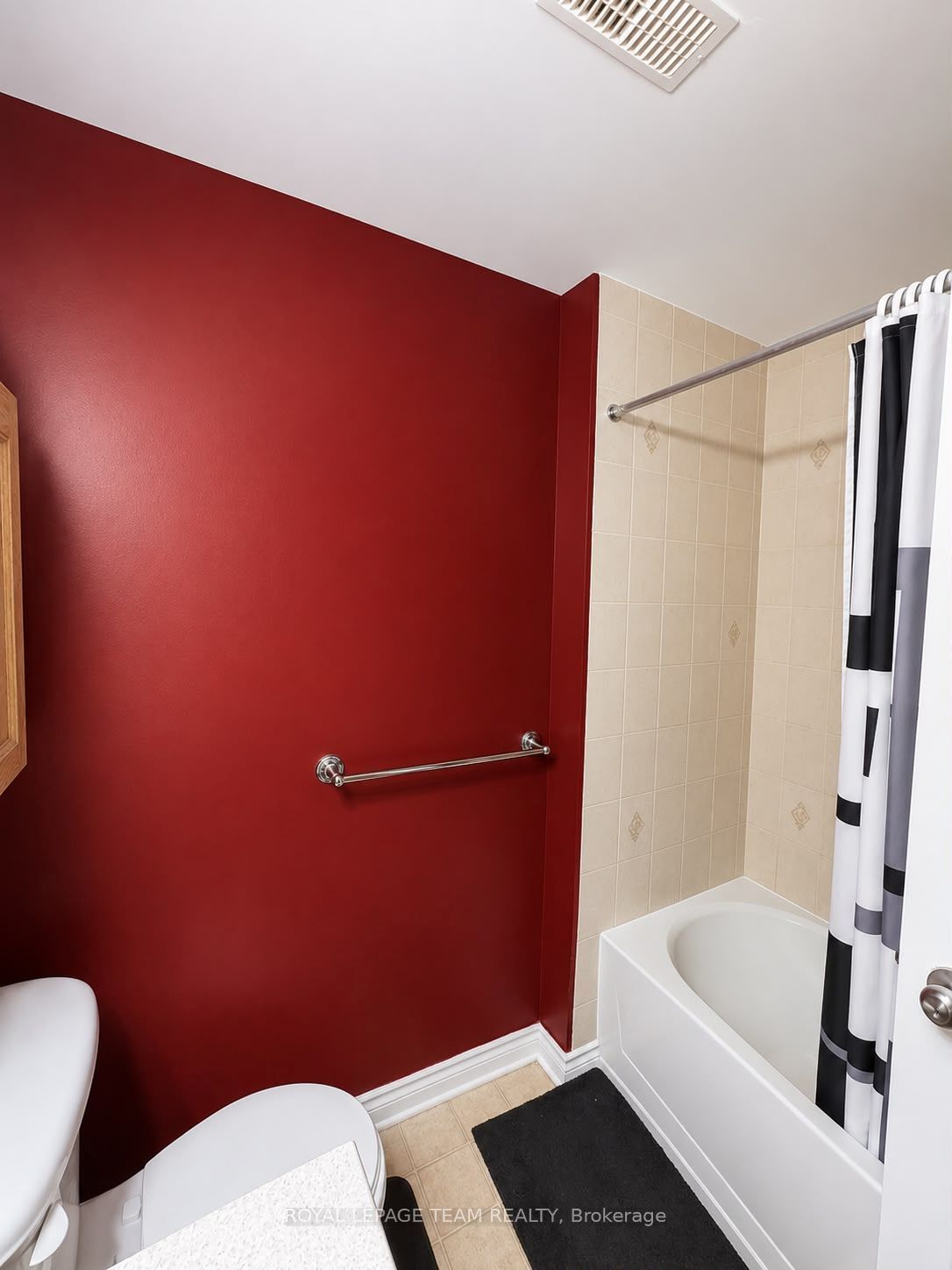 100 Brentmore Private Property Photo 10