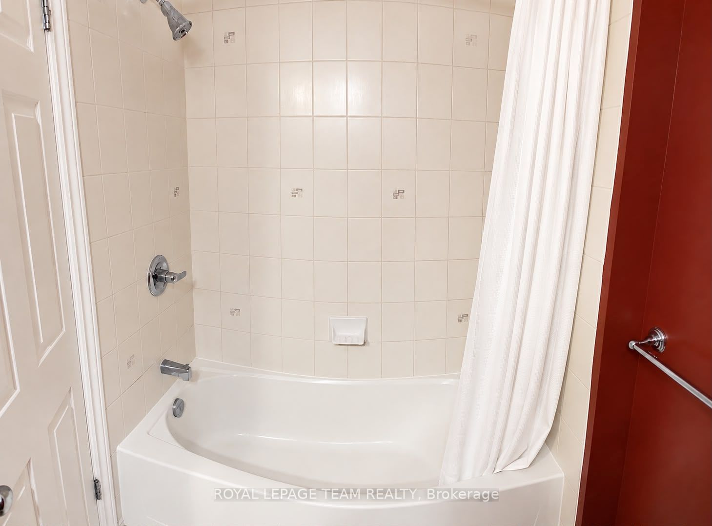 100 Brentmore Private Property Photo 11