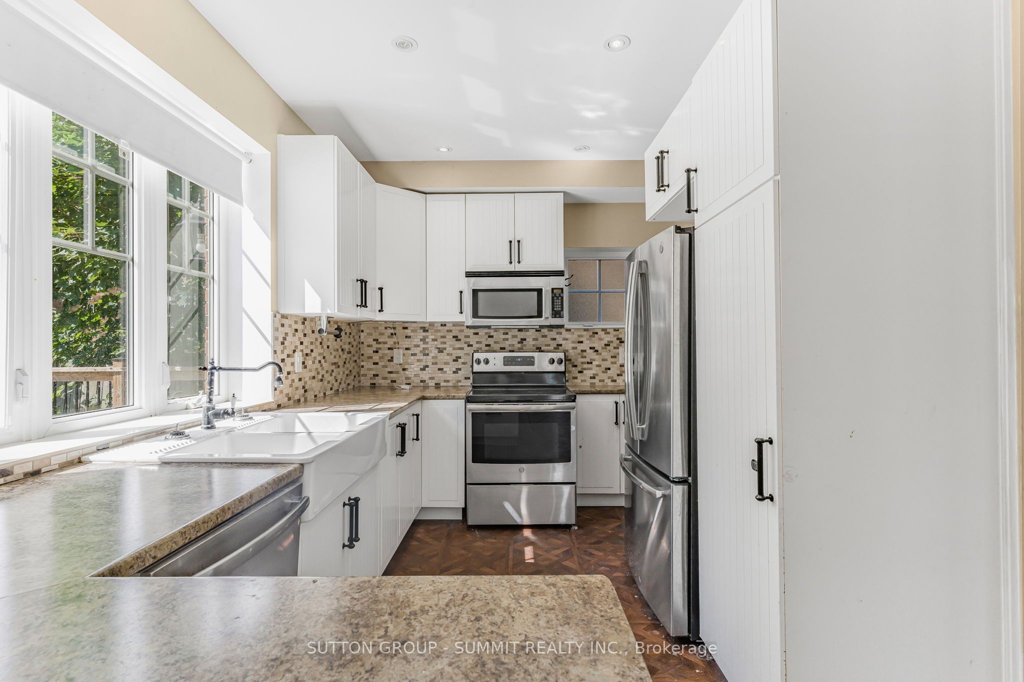 403 Niagara Street Property Photo 10