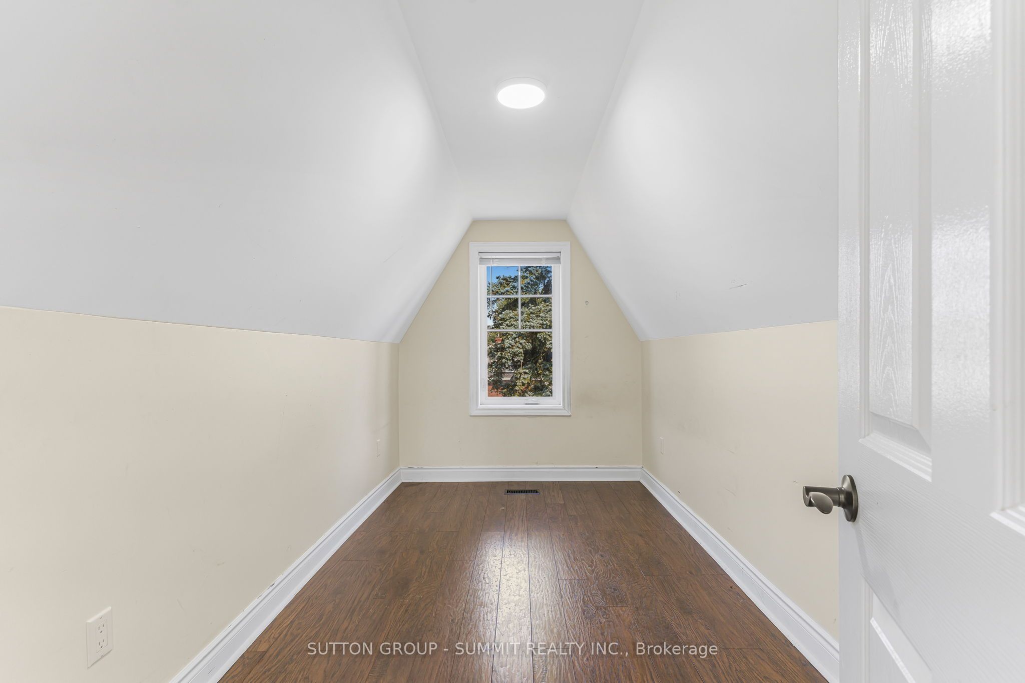 403 Niagara Street Property Photo 23