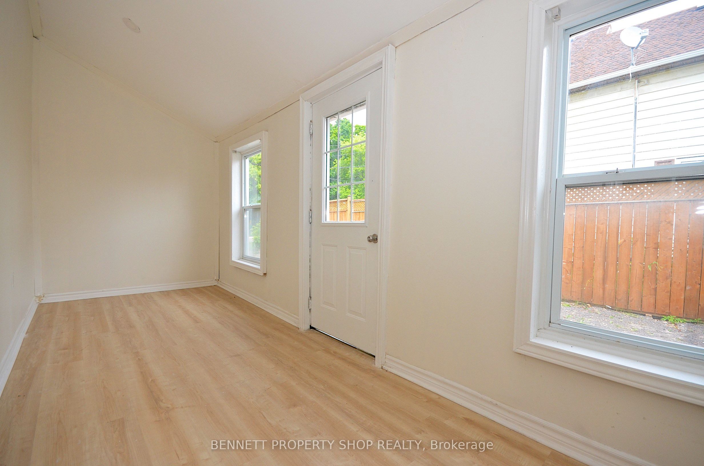 15 Daniel Street N Property Photo 12