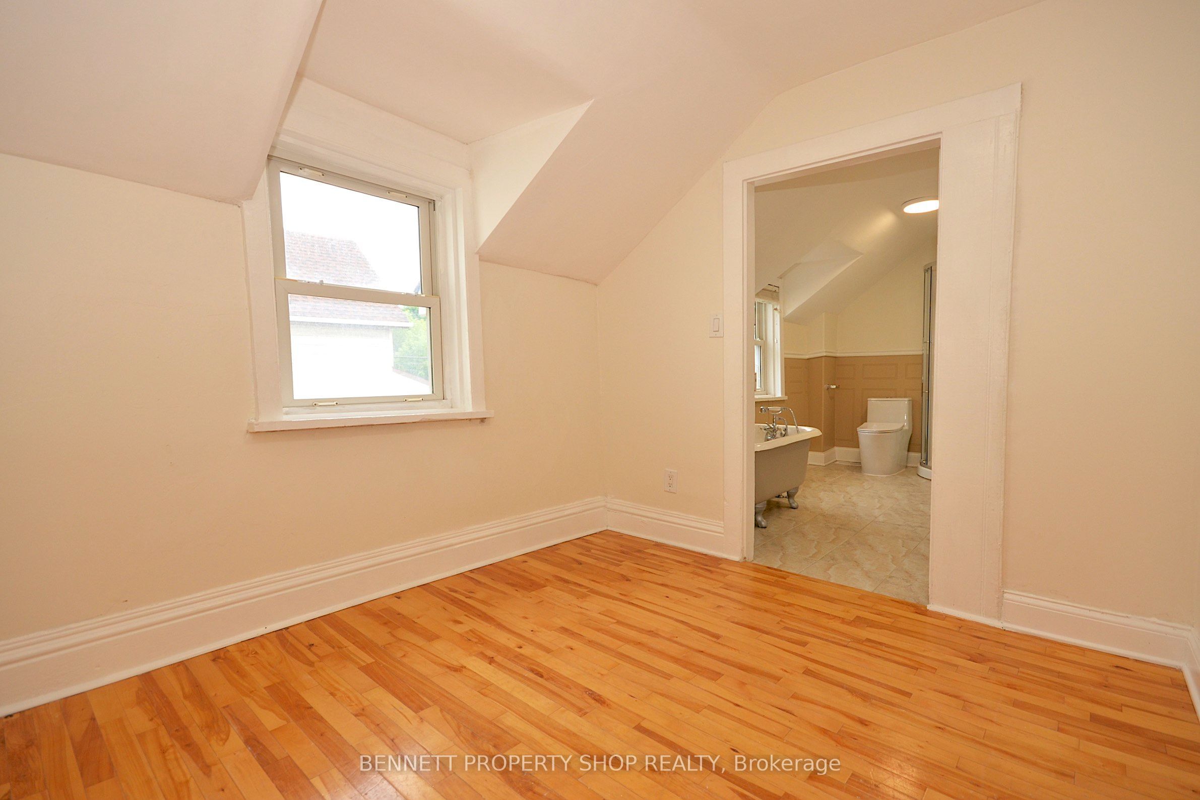 15 Daniel Street N Property Photo 33