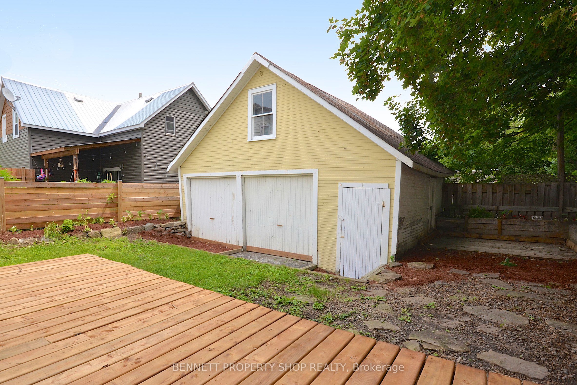 15 Daniel Street N Property Photo 37