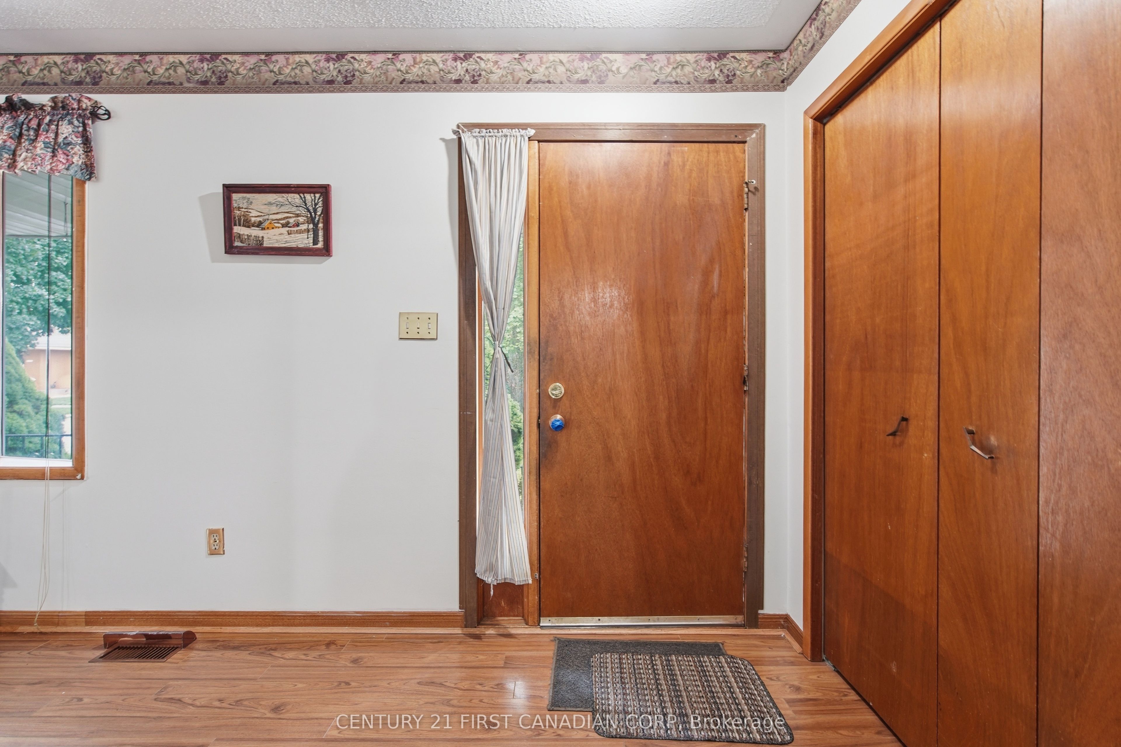 99 Muriel Crescent Property Photo 8