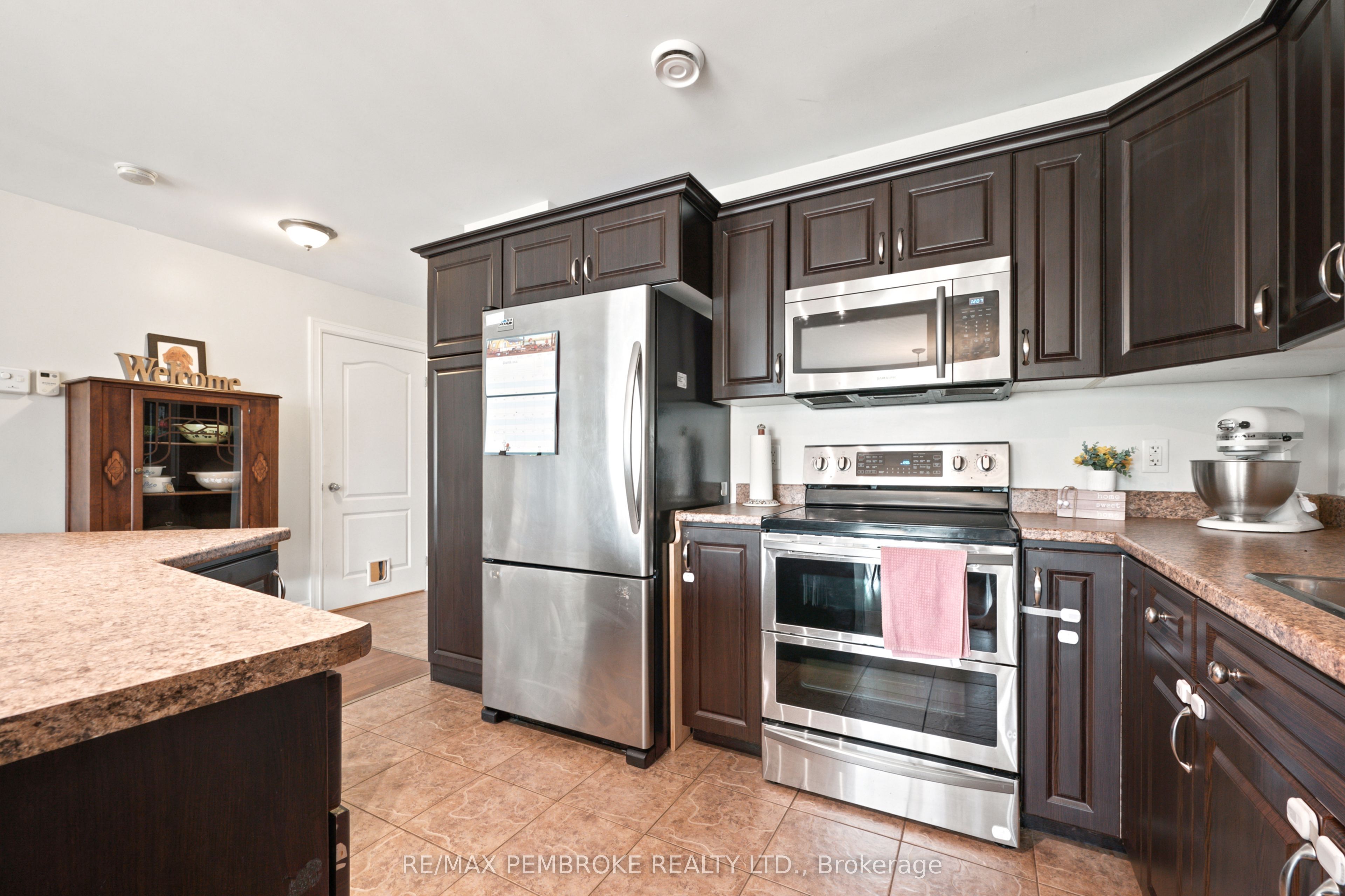 3003 Sandstone Crescent Property Photo 11