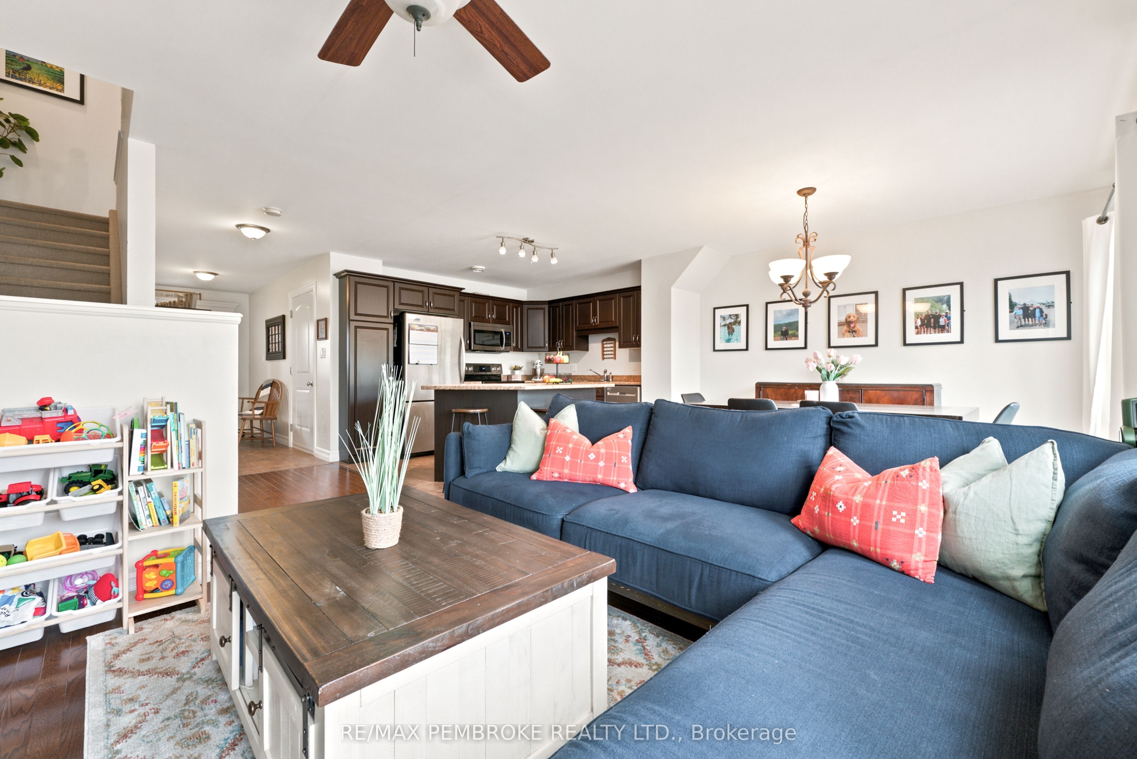 3003 Sandstone Crescent Property Photo 18