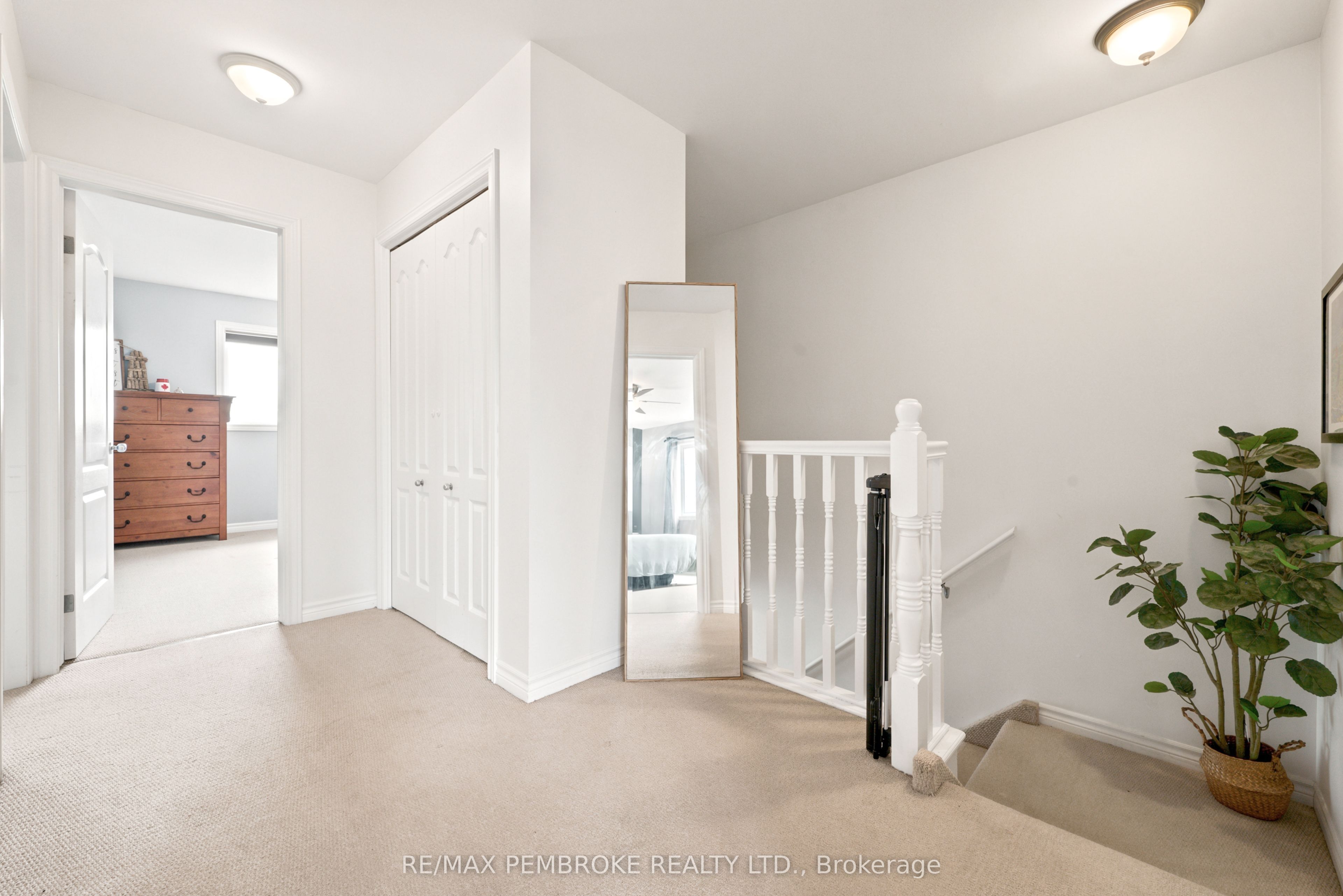 3003 Sandstone Crescent Property Photo 22