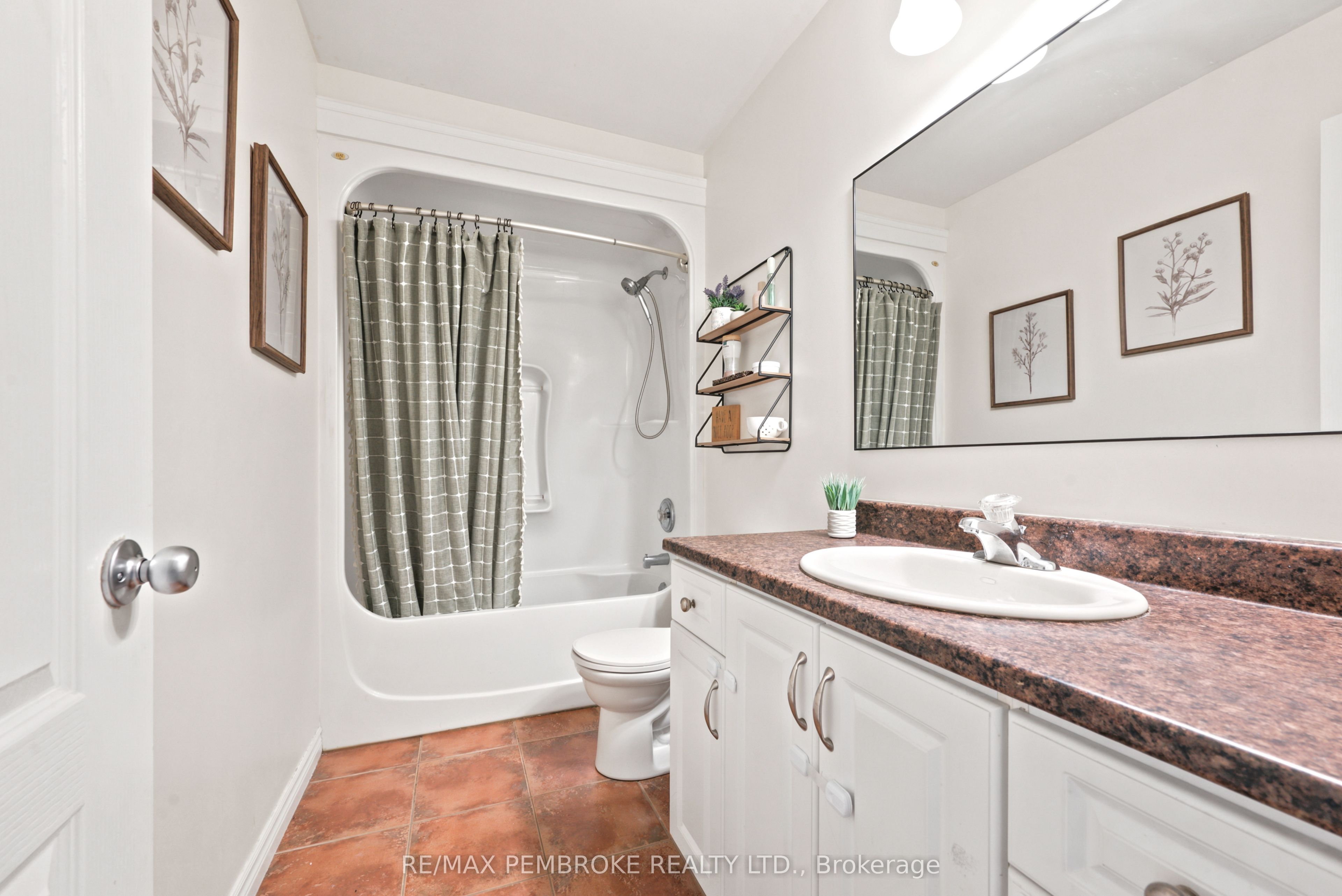 3003 Sandstone Crescent Property Photo 23