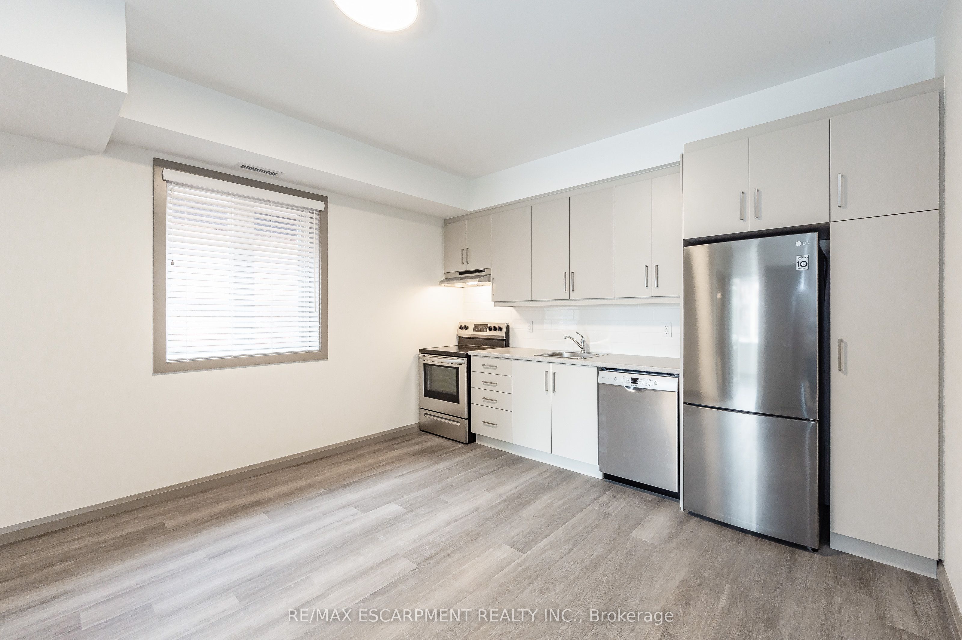 36 Grant Avenue 2a Property Photo 1