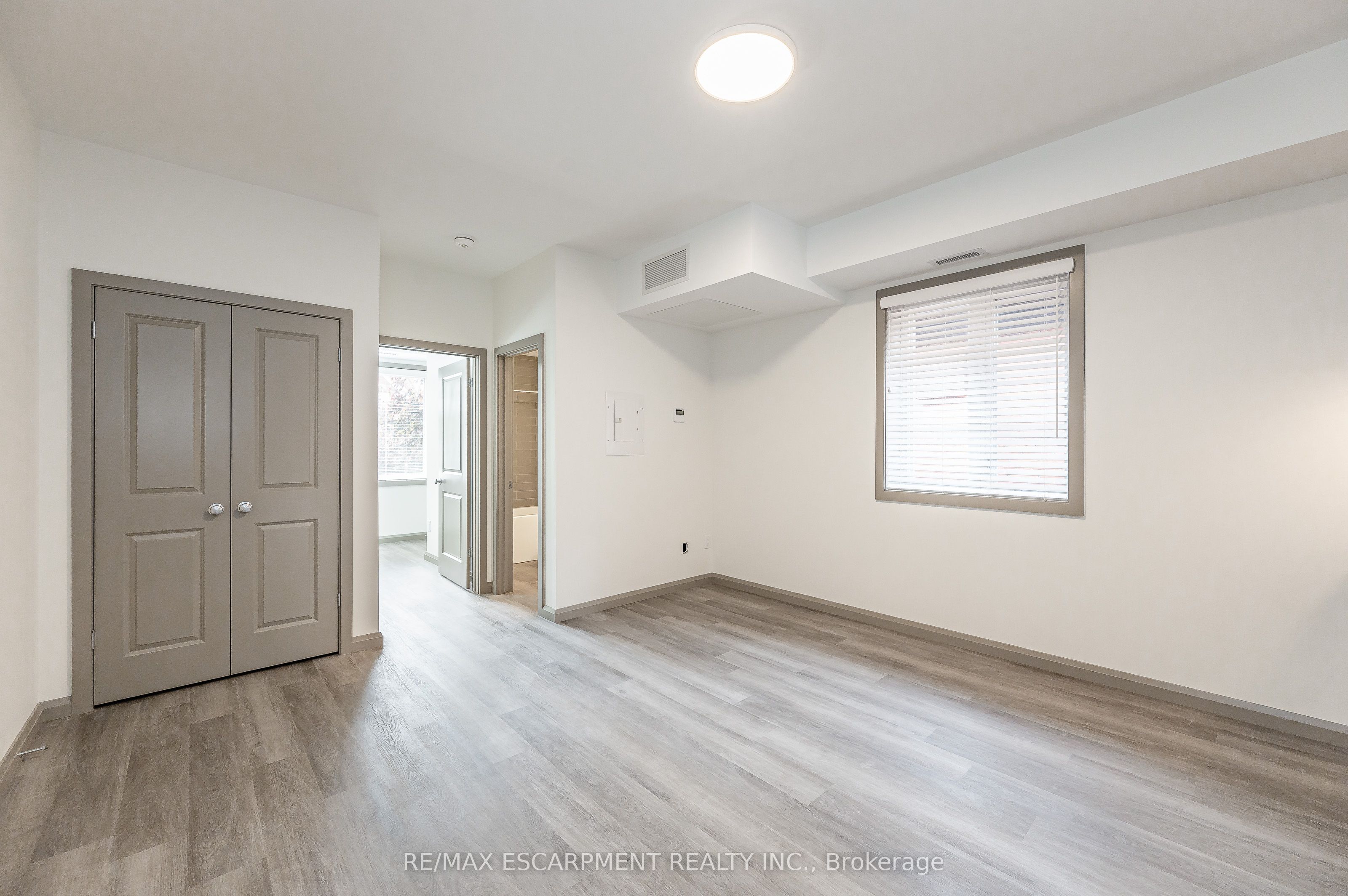 36 Grant Avenue 2a Property Photo 4