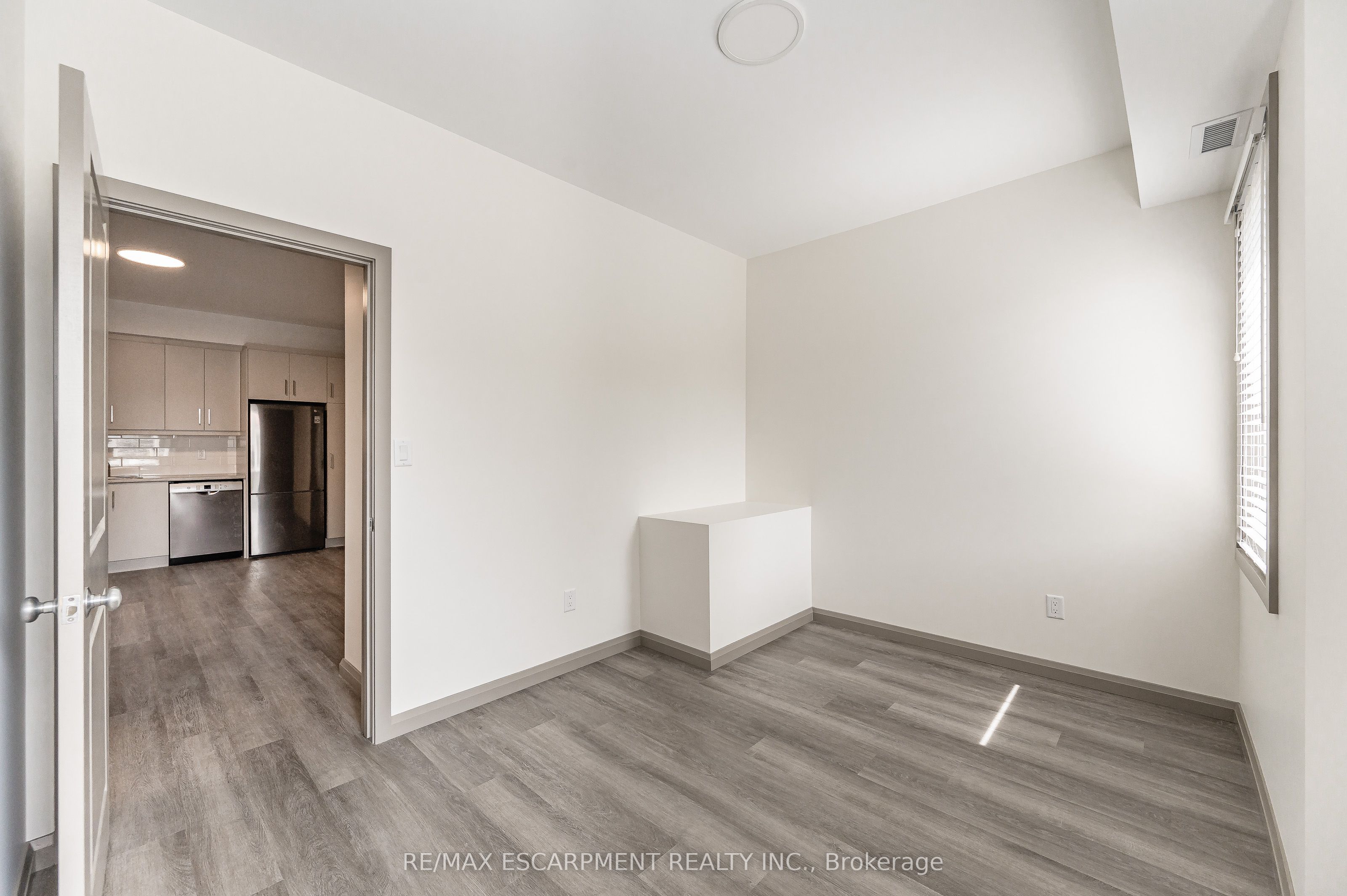 36 Grant Avenue 2a Property Photo 5