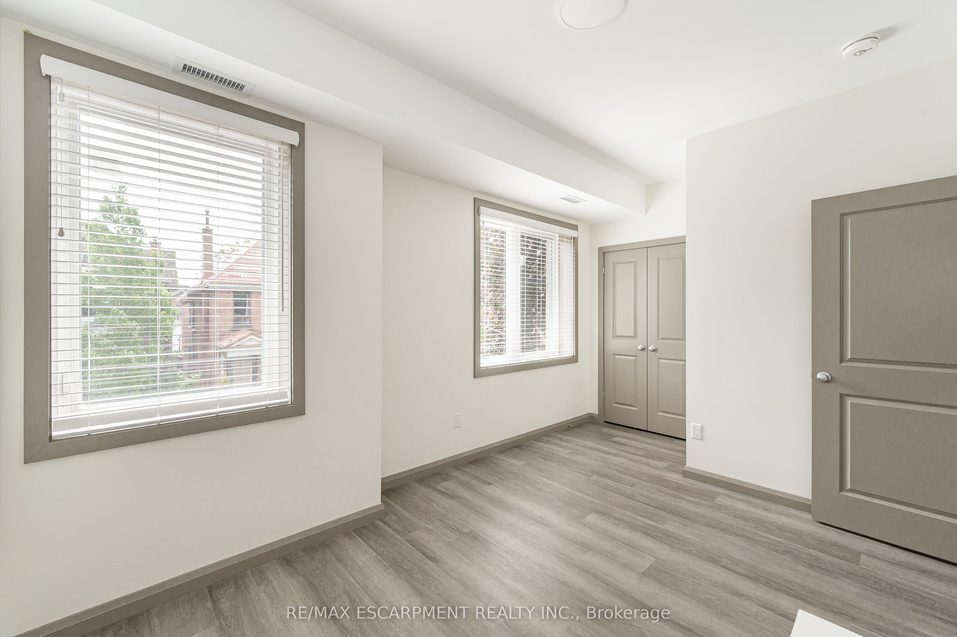 36 Grant Avenue 2a Property Photo 7
