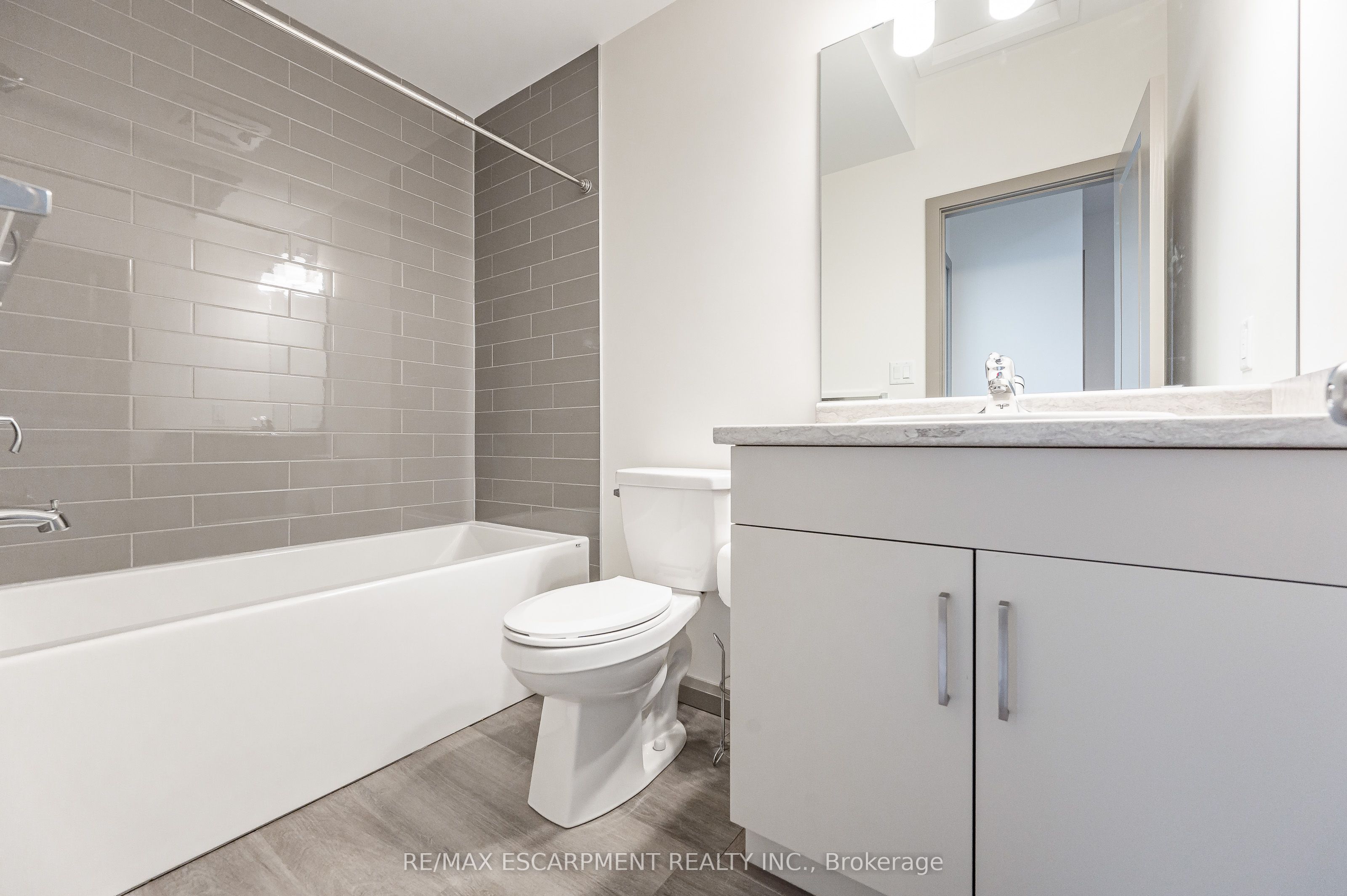 36 Grant Avenue 2a Property Photo 8
