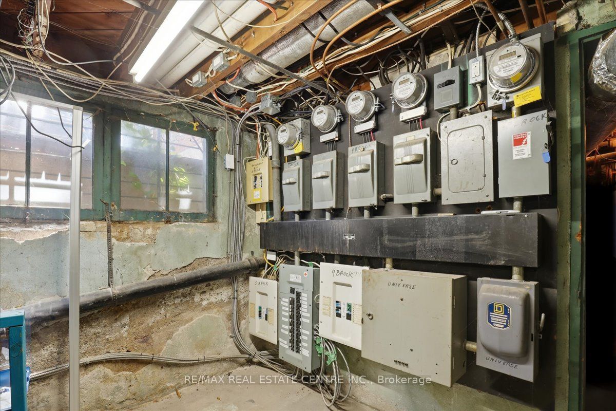 744 Queen Street S Property Photo 29