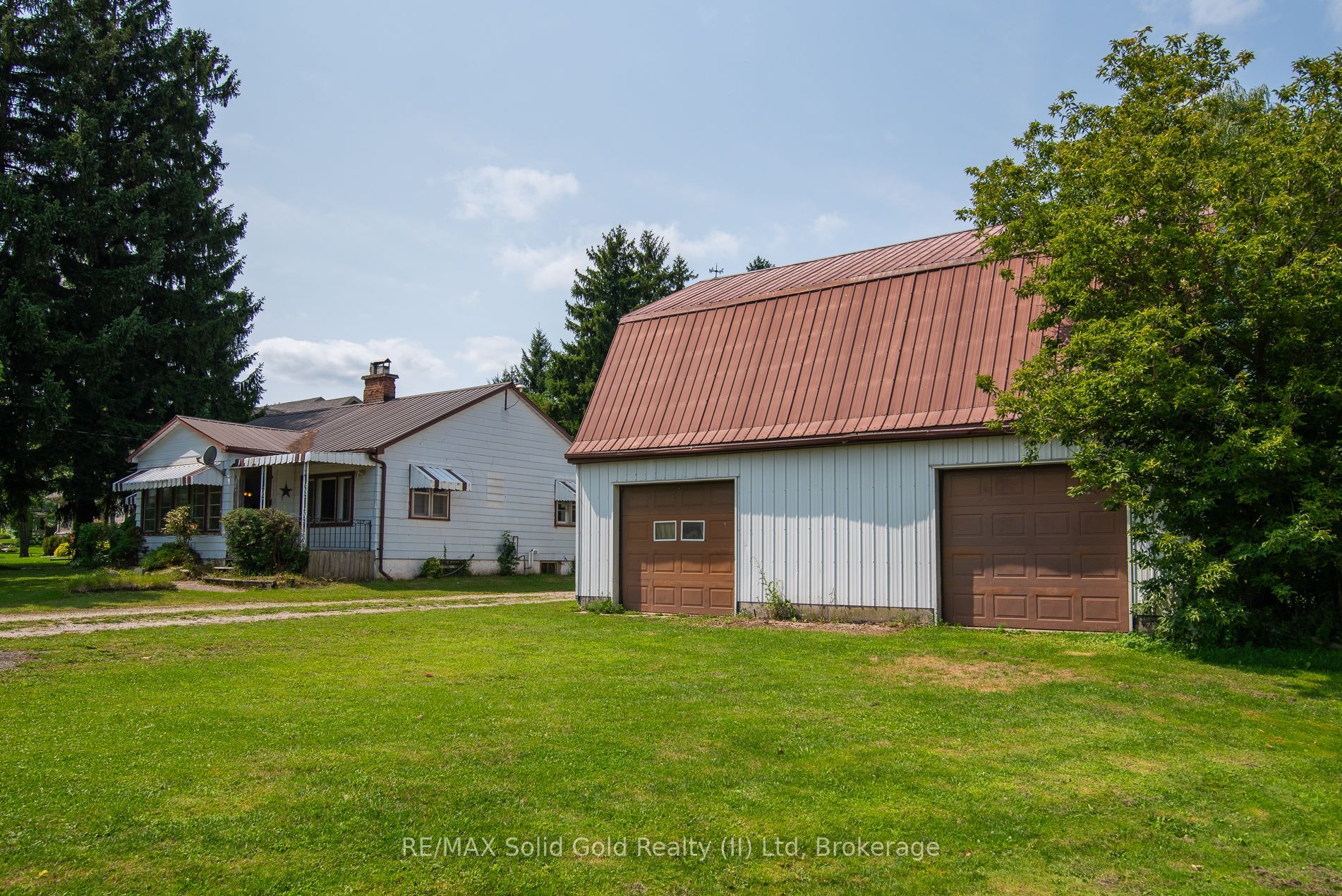 1310 Snyders Road E Property Photo 4