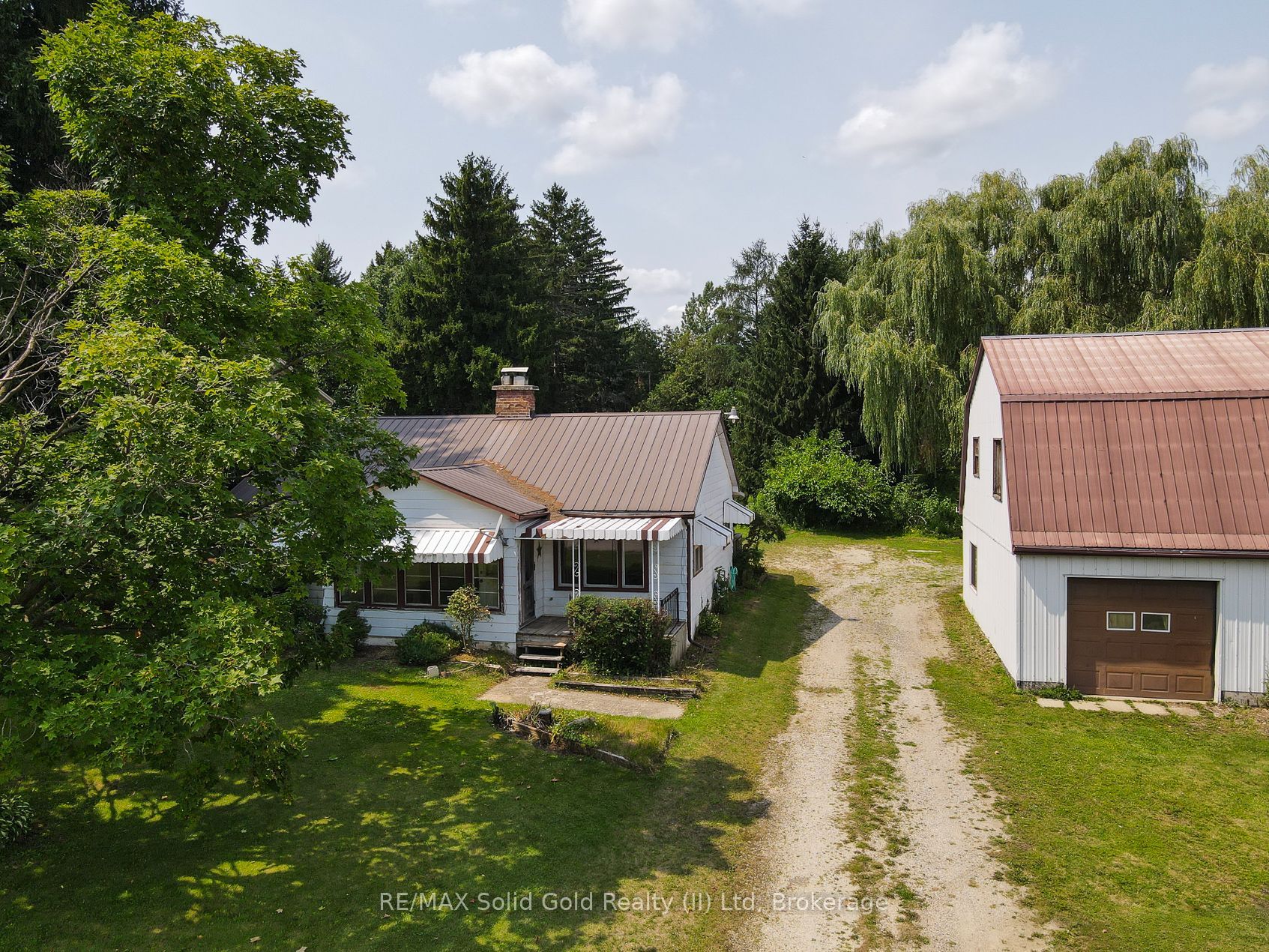 1310 Snyders Road E Property Photo 8