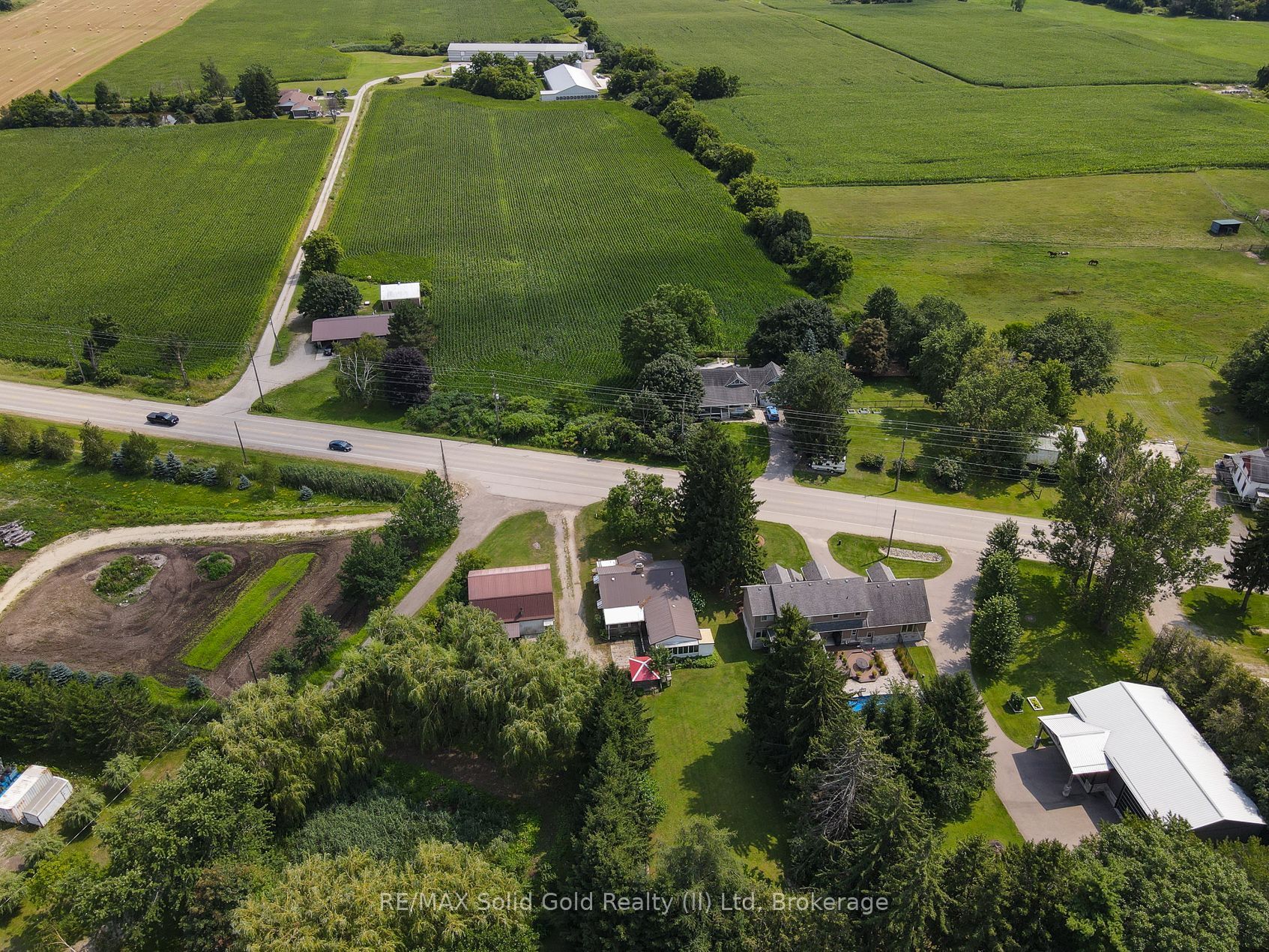 1310 Snyders Road E Property Photo 11