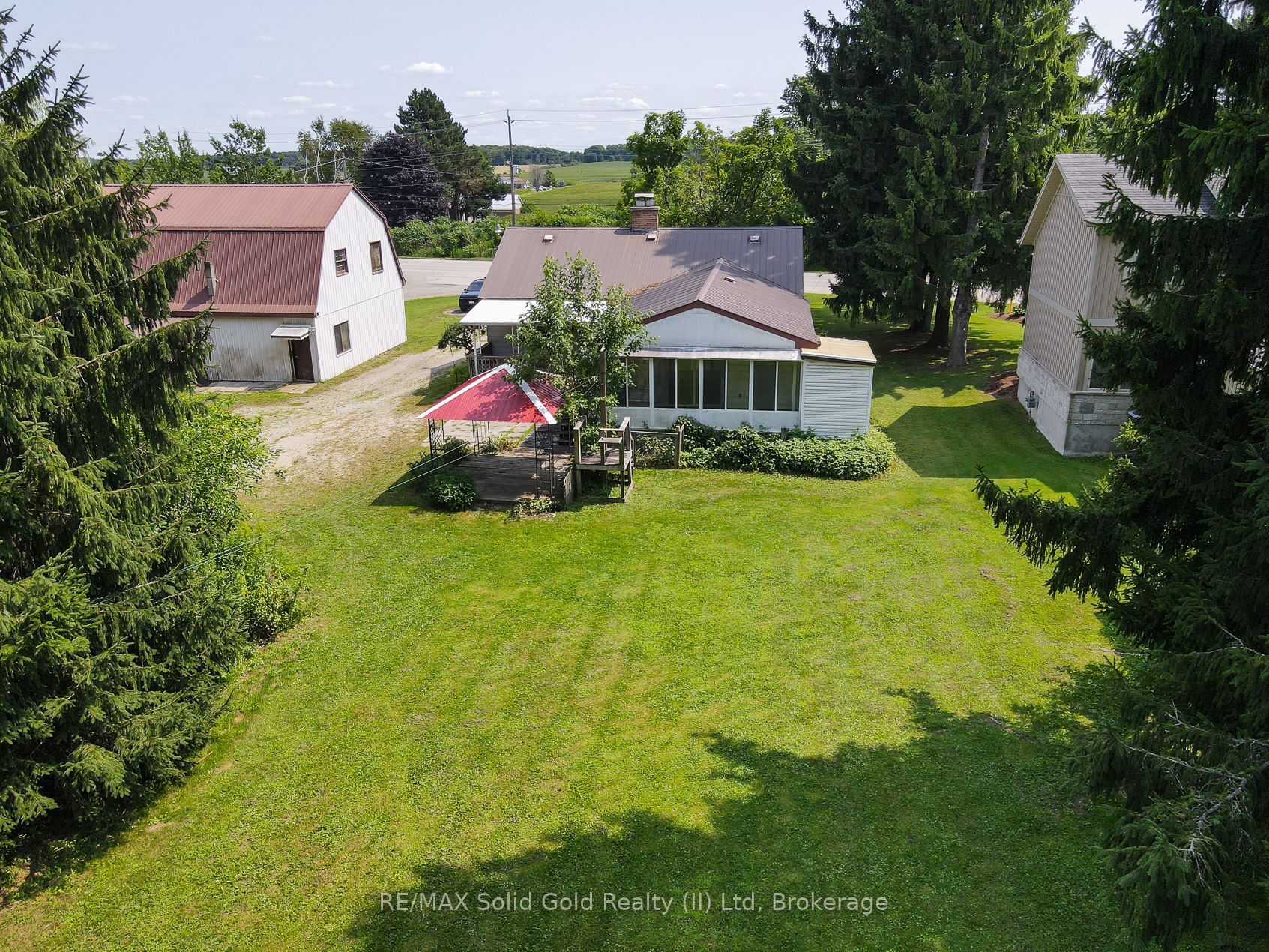 1310 Snyders Road E Property Photo 13