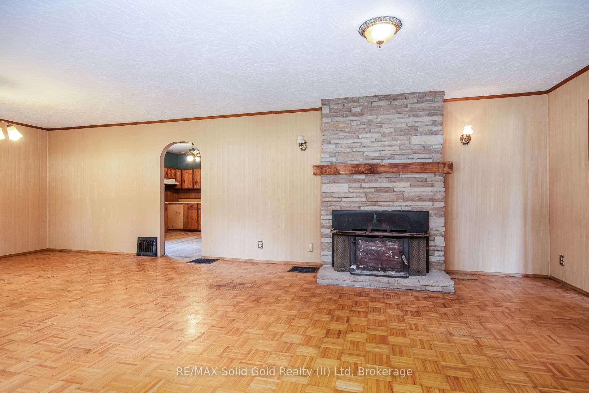 1310 Snyders Road E Property Photo 17