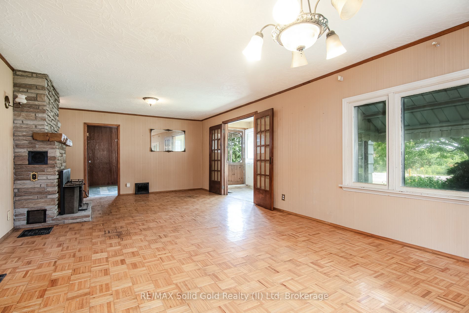 1310 Snyders Road E Property Photo 19