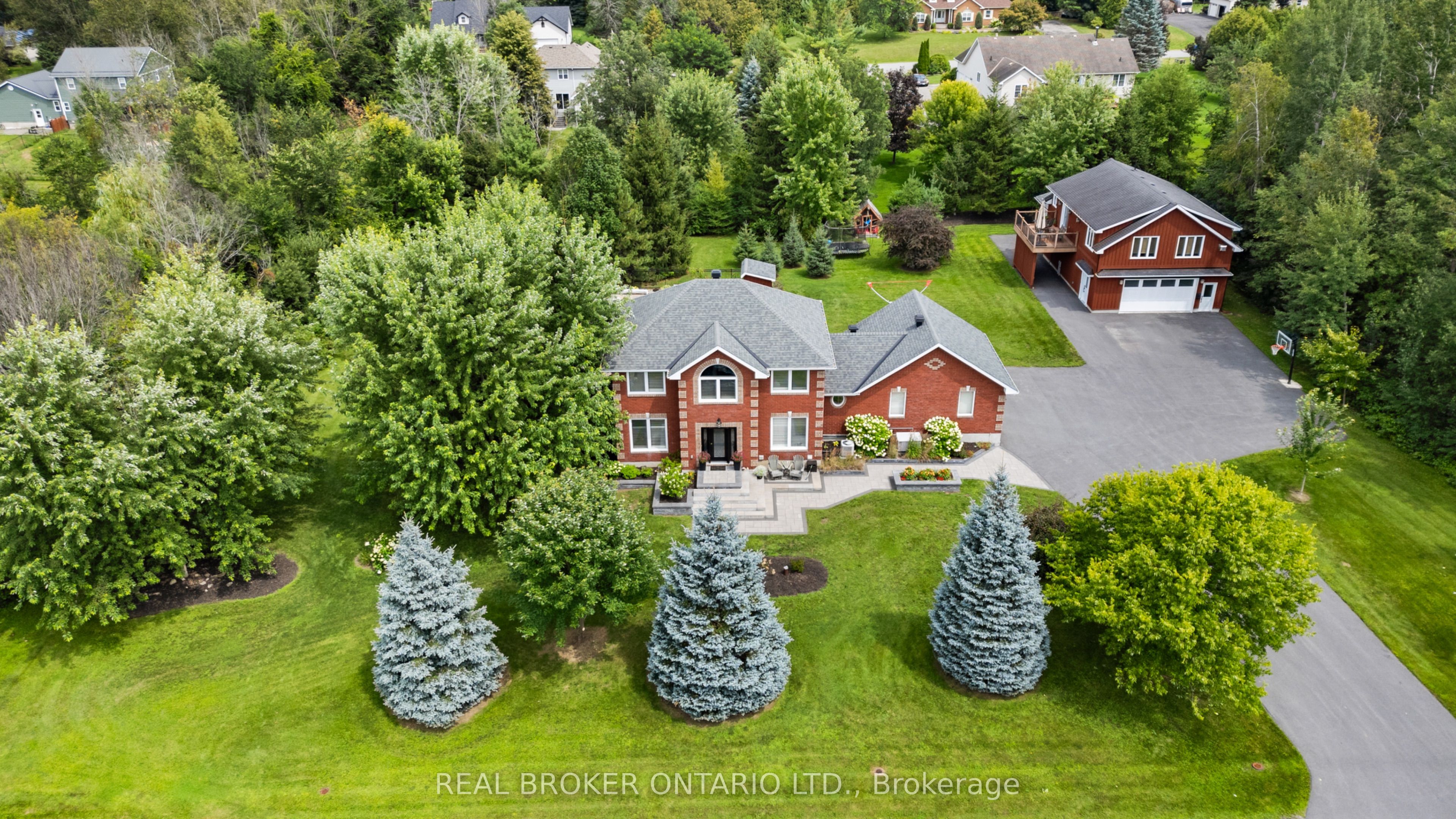 27 Garrison Drive Property Photo 1