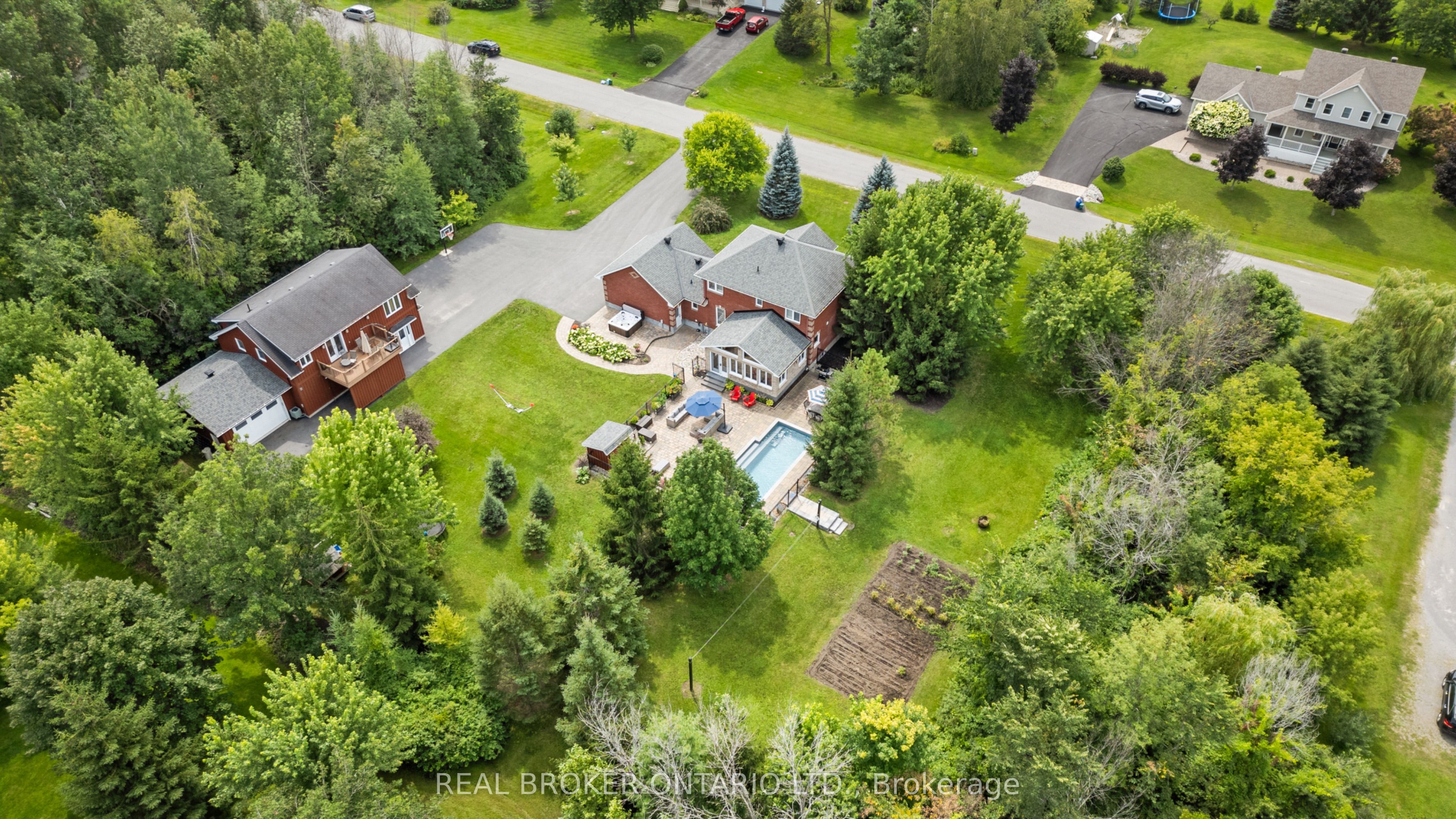 27 Garrison Drive Property Photo 2