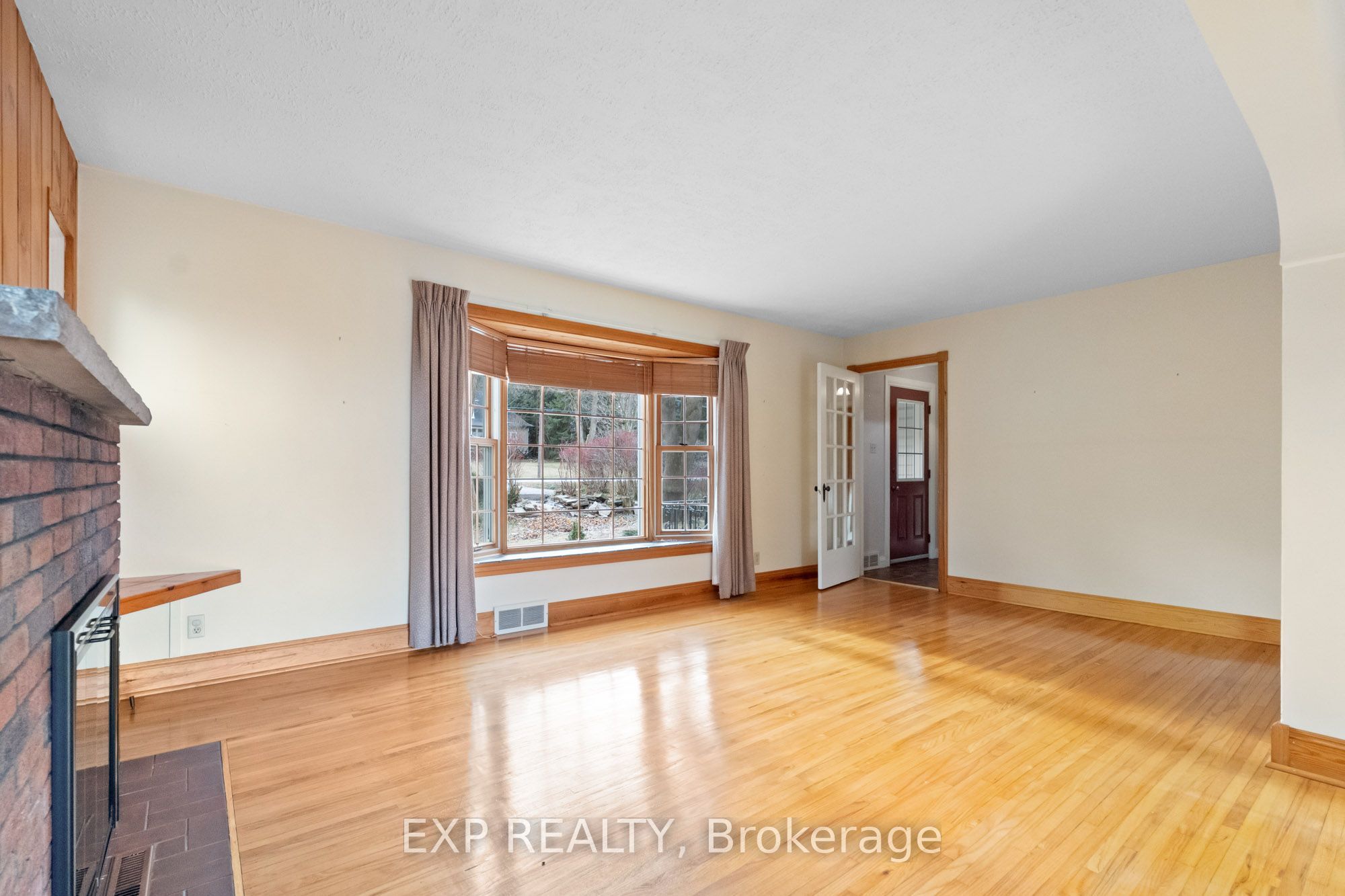 2052 York Road Property Photo 5